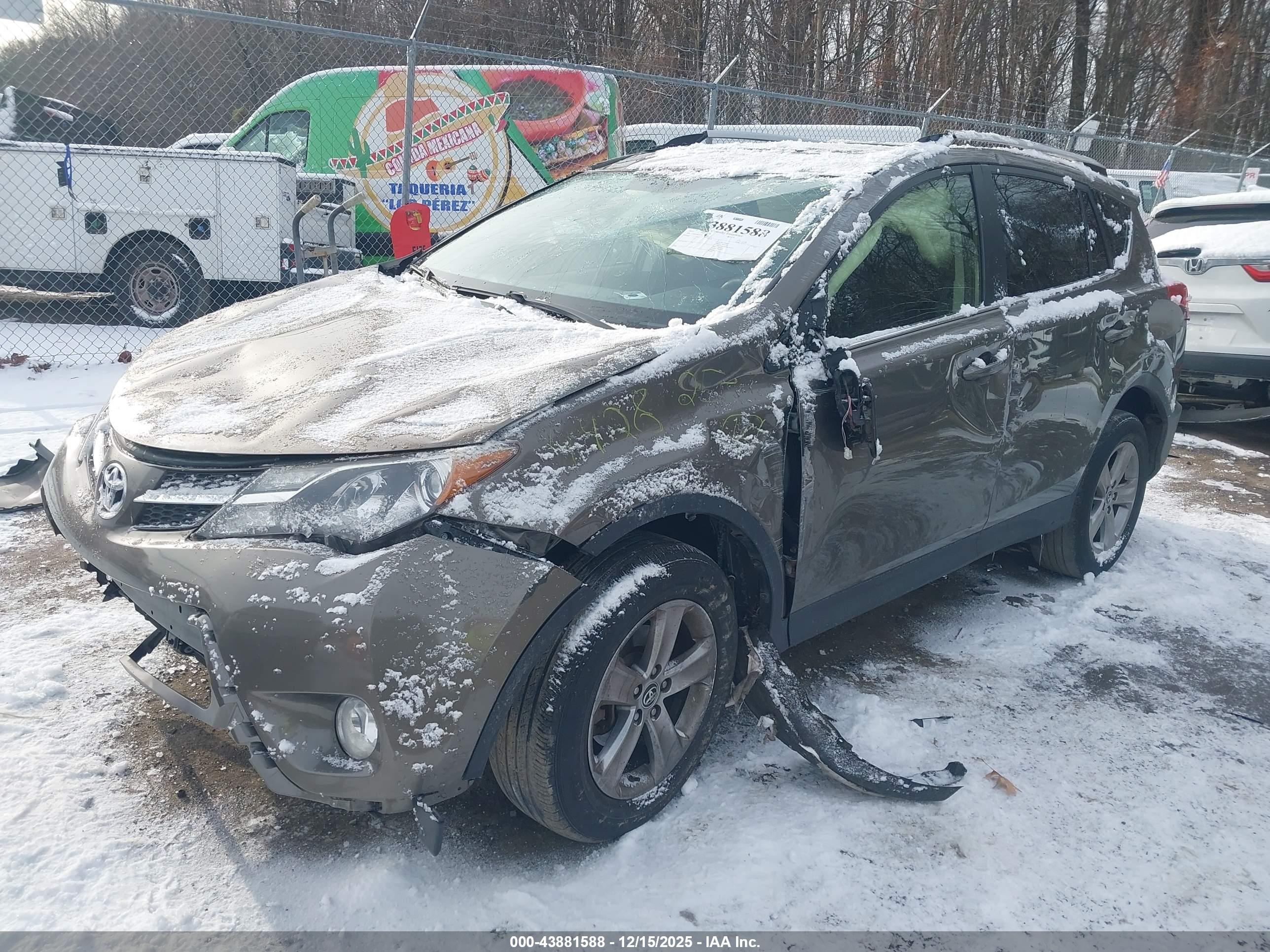 TOYOTA RAV4 image 2
