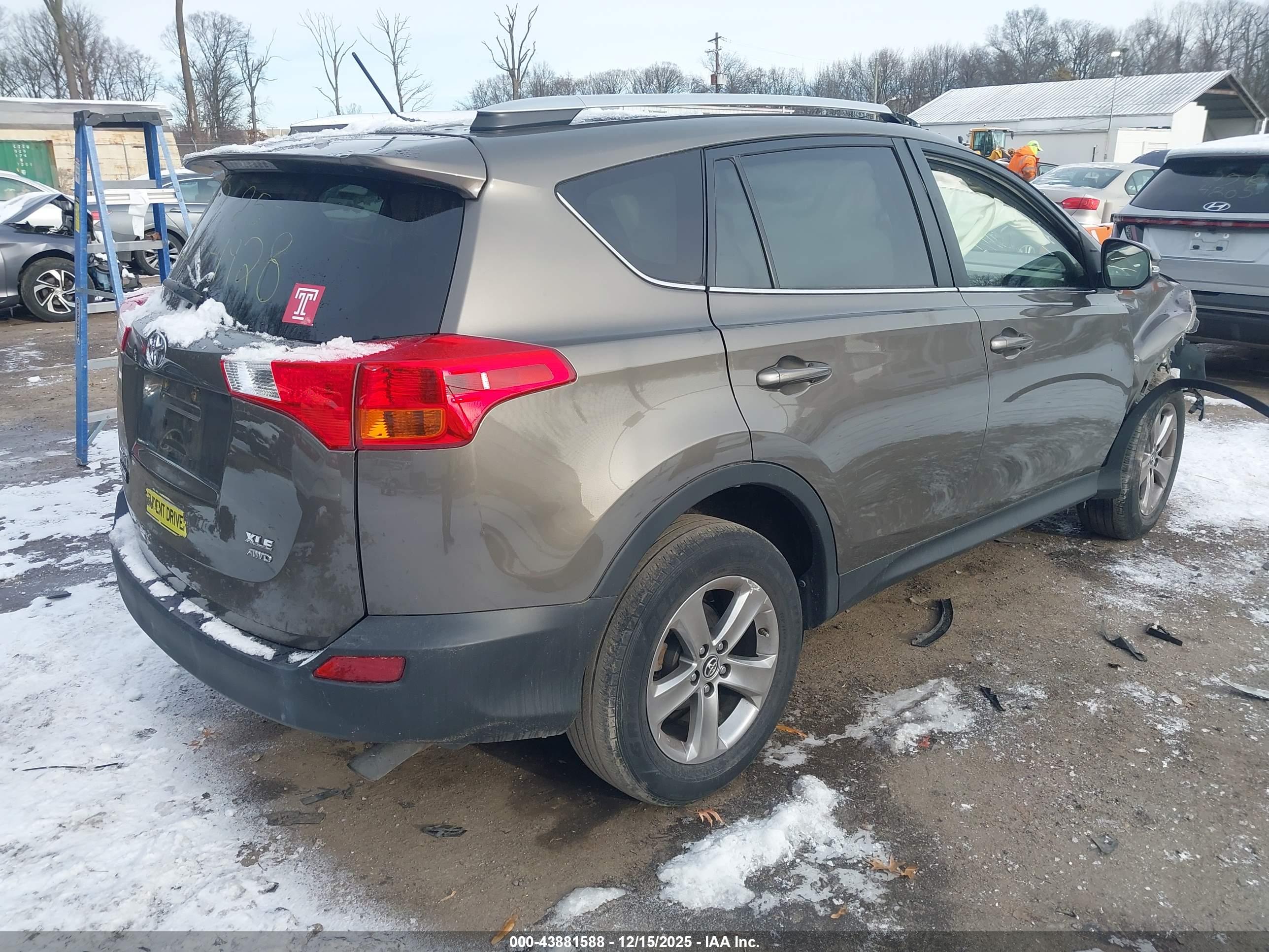 TOYOTA RAV4 image 4