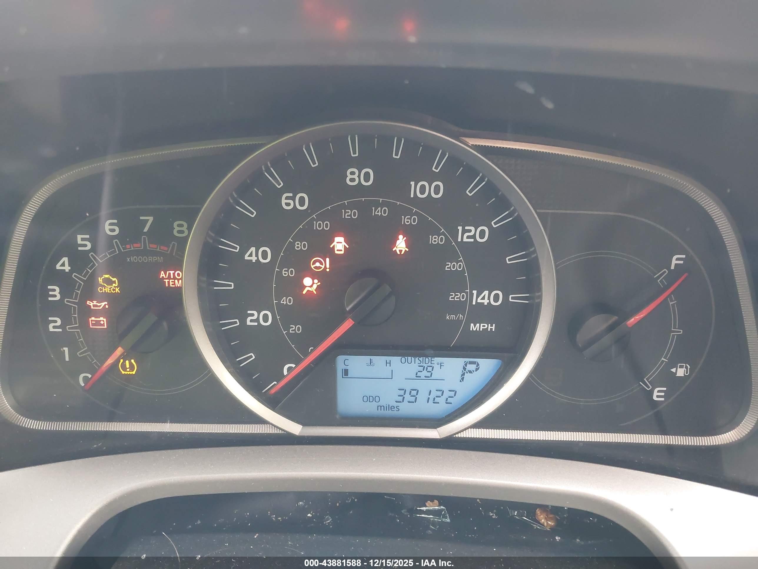 TOYOTA RAV4 image 7
