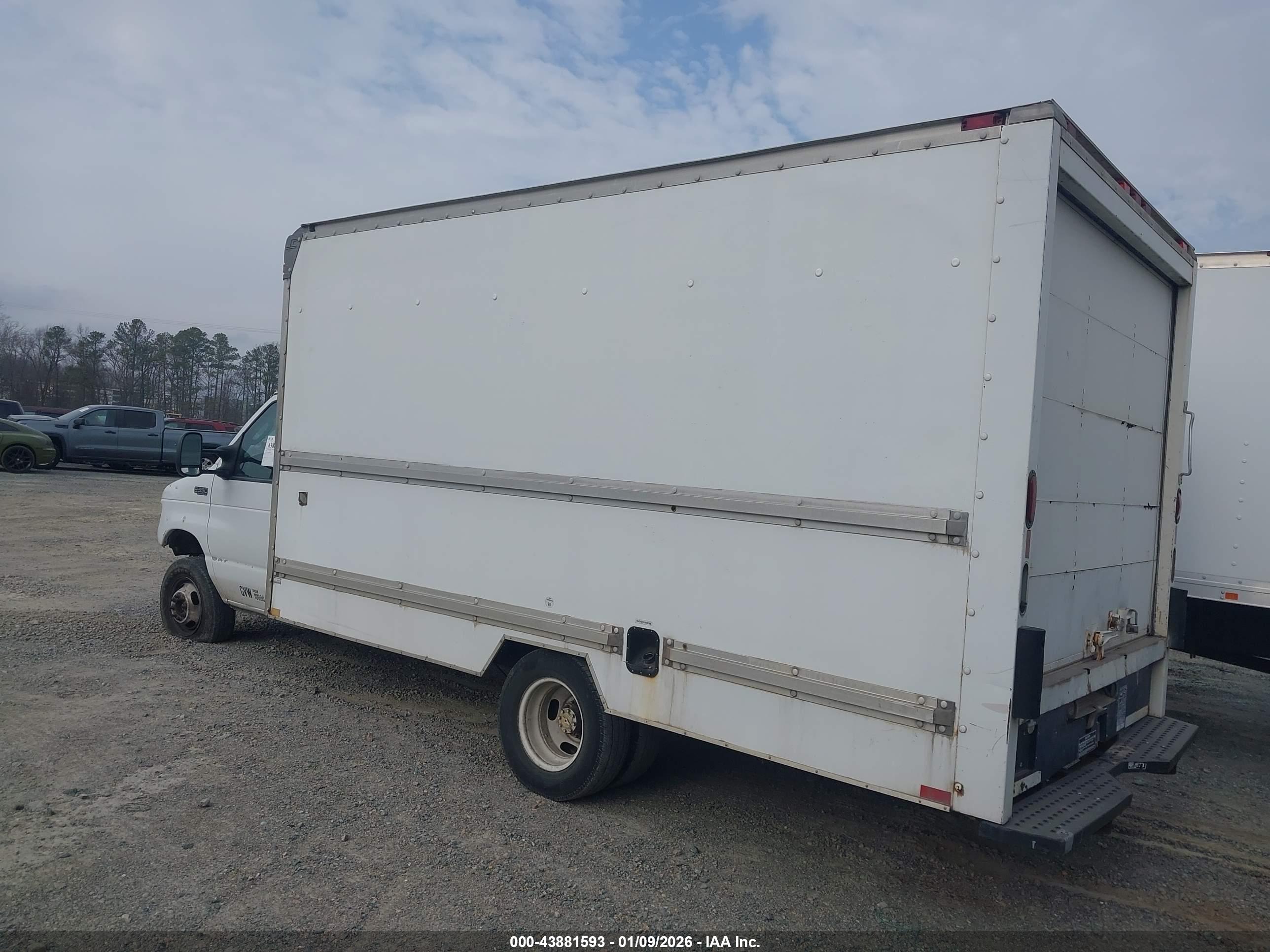 FORD E-350 image 3