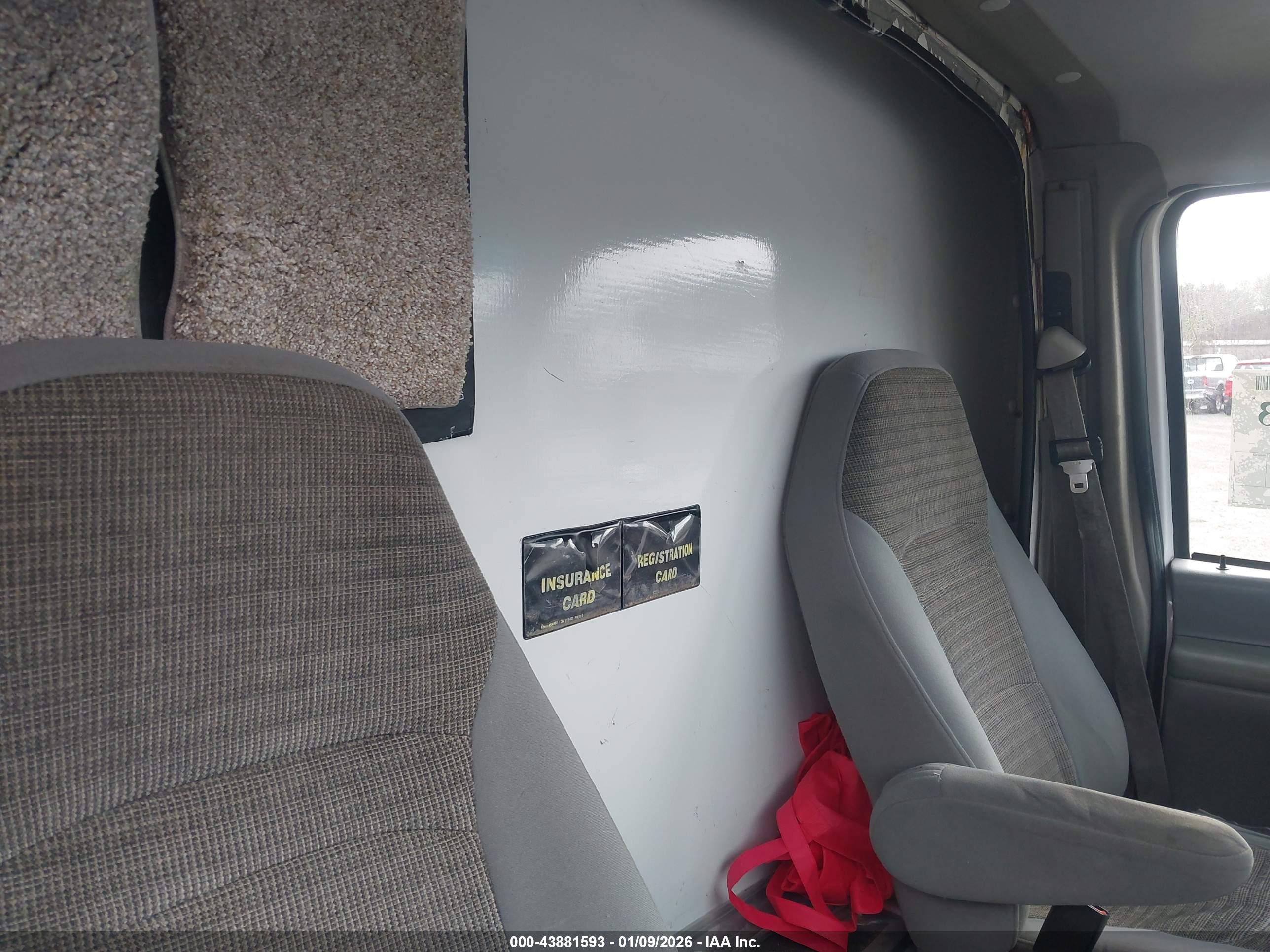 FORD E-350 image 7