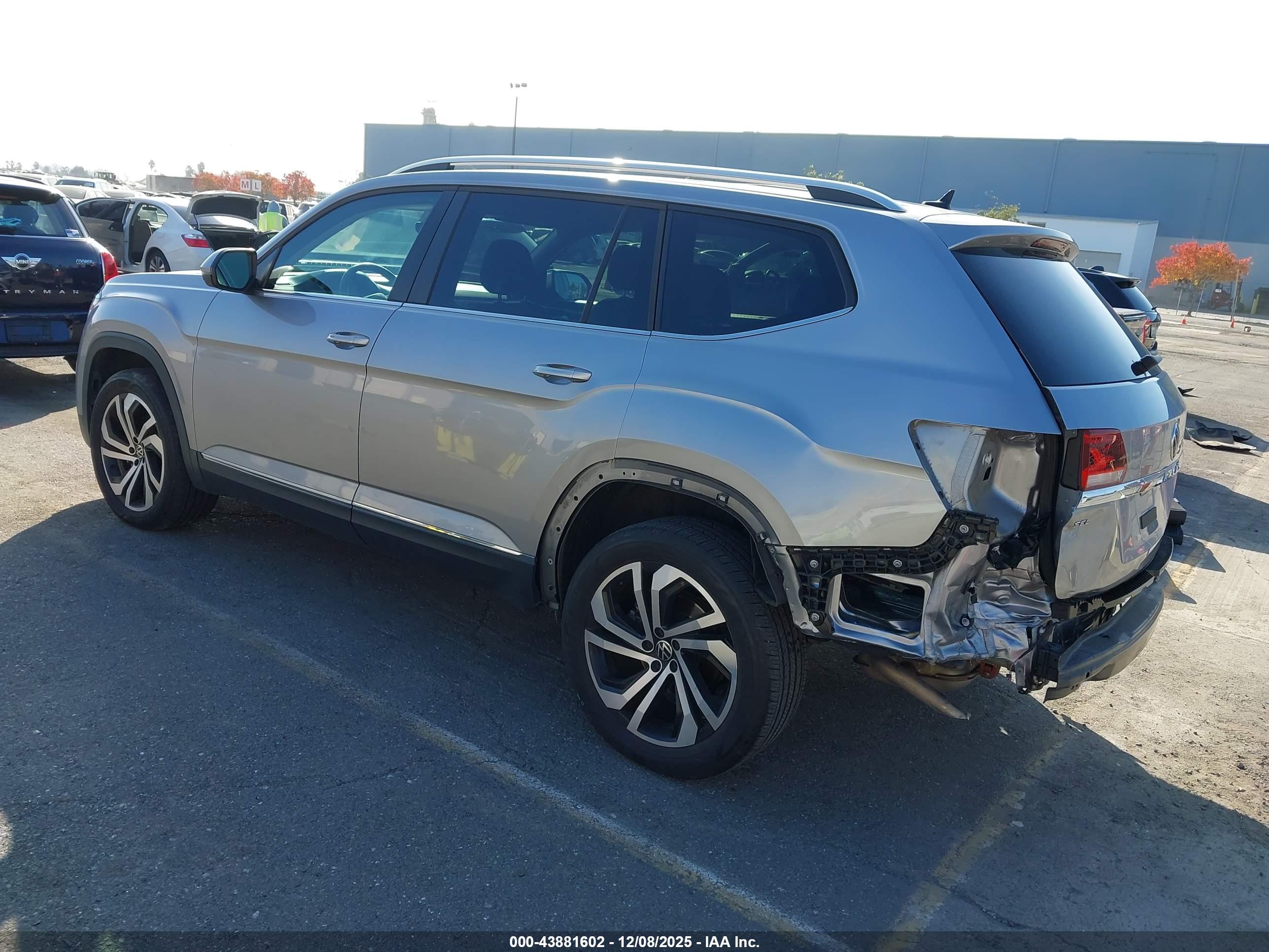 VOLKSWAGEN ATLAS image 3