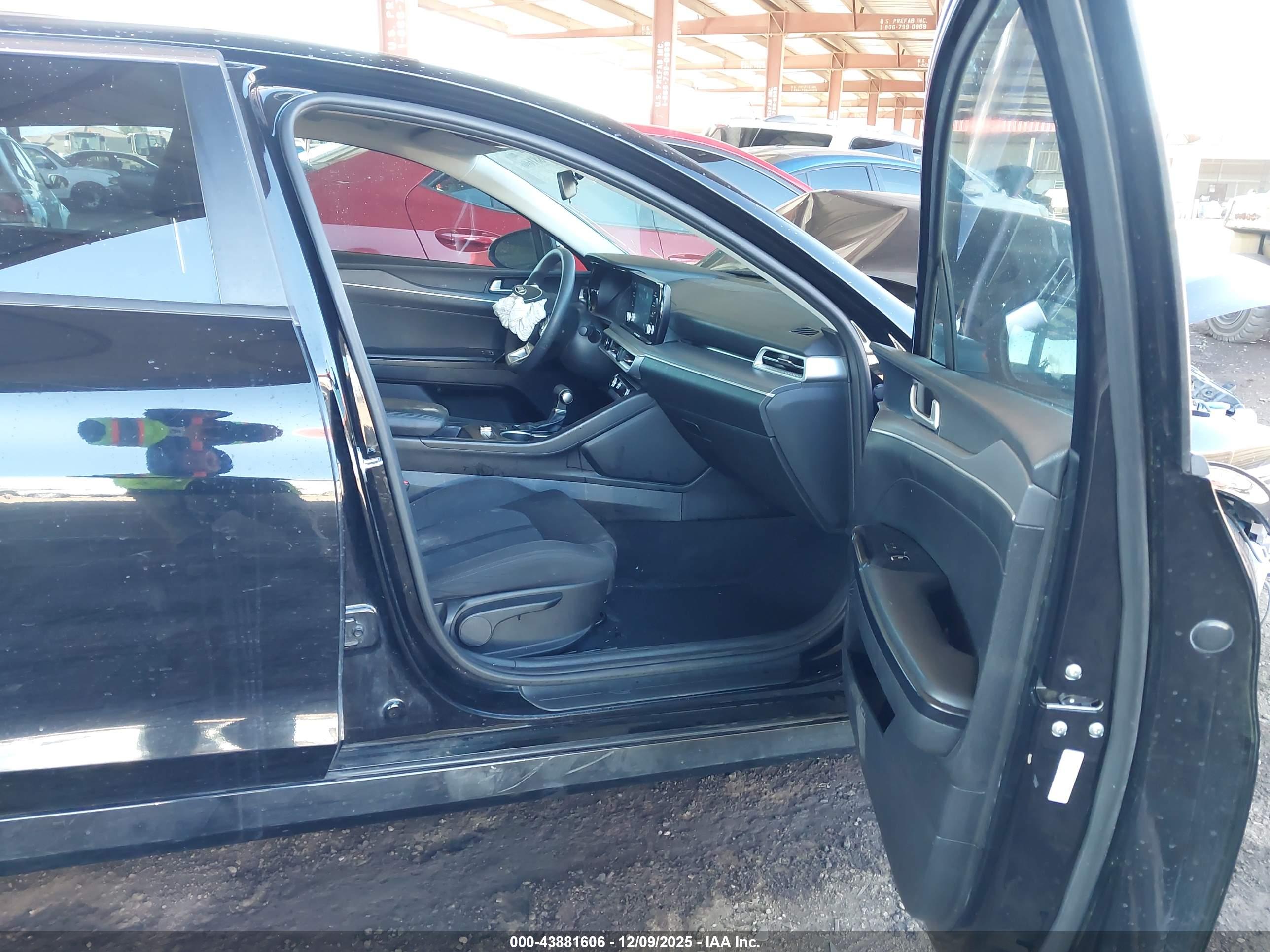 KIA K5 image 5