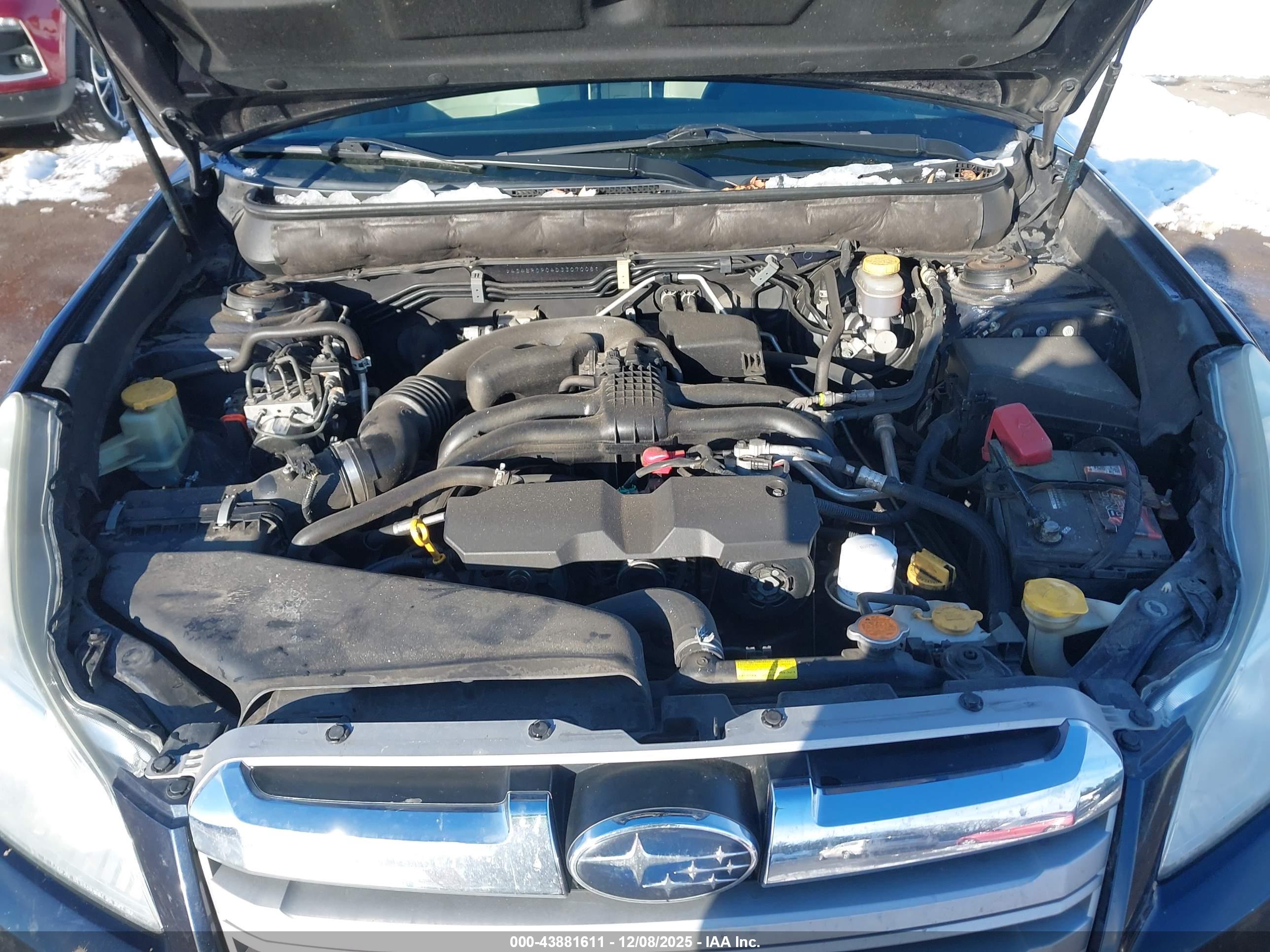 SUBARU OUTBACK image 10
