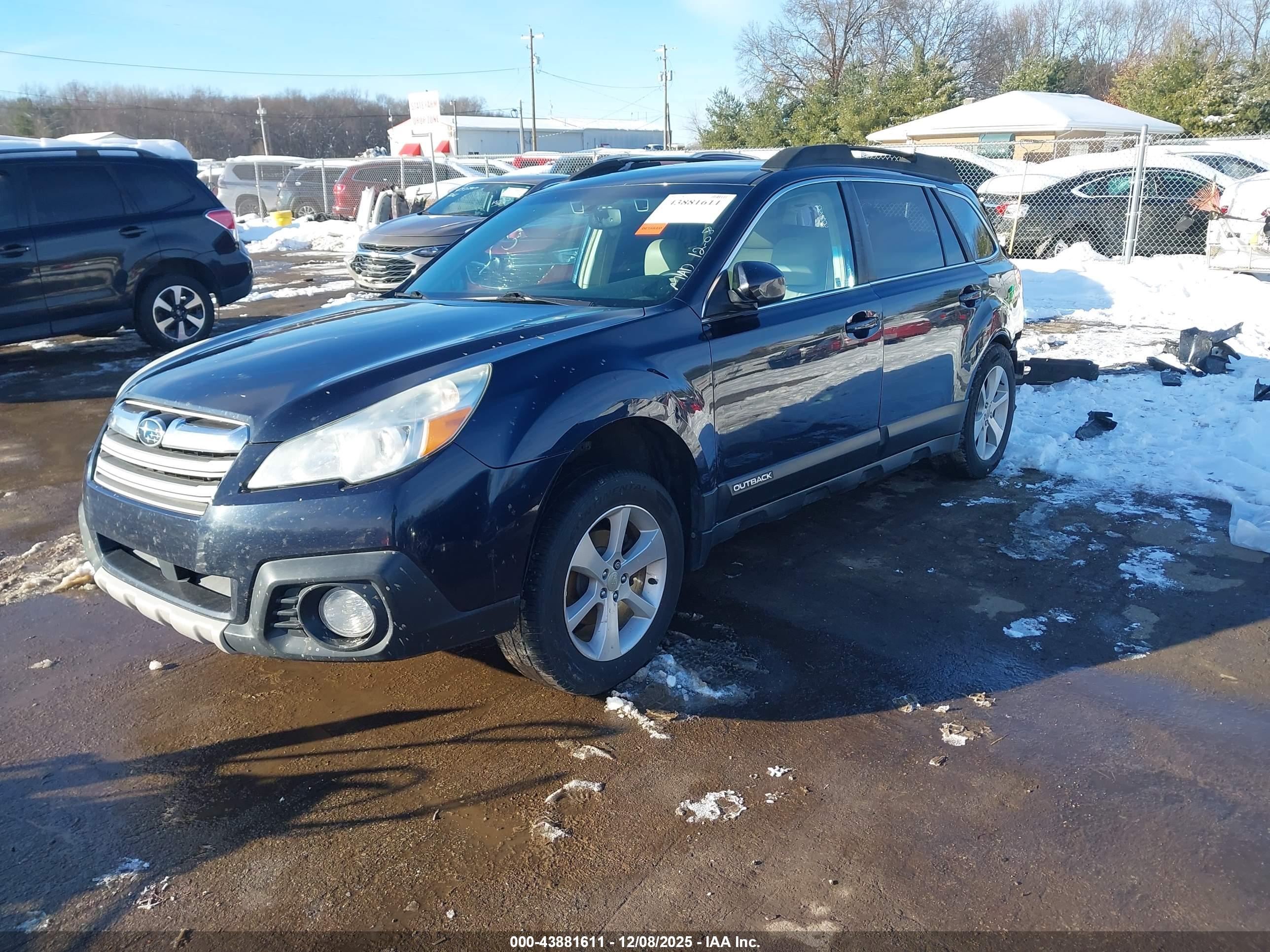 SUBARU OUTBACK image 2