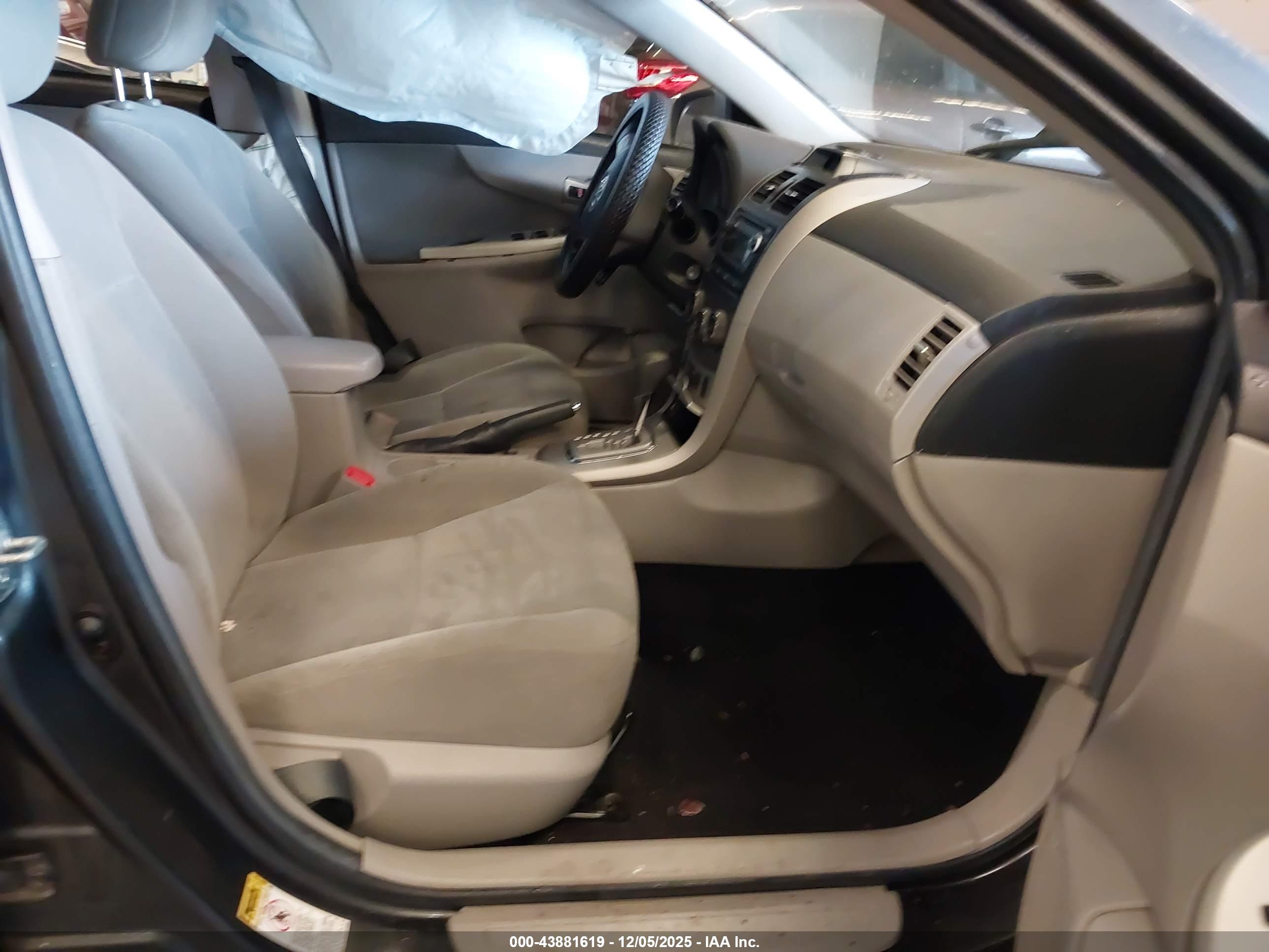 TOYOTA COROLLA image 5