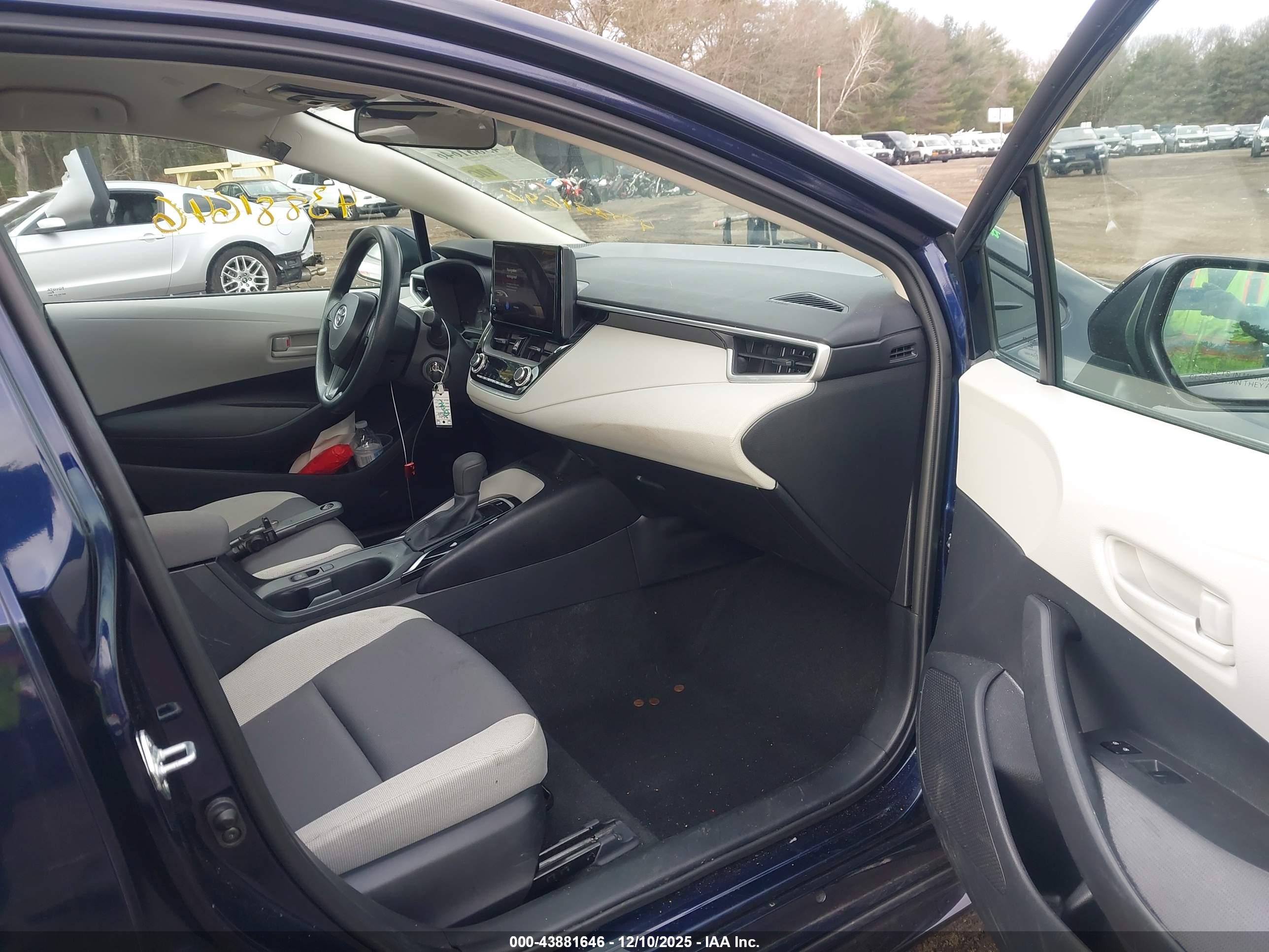 TOYOTA COROLLA image 5