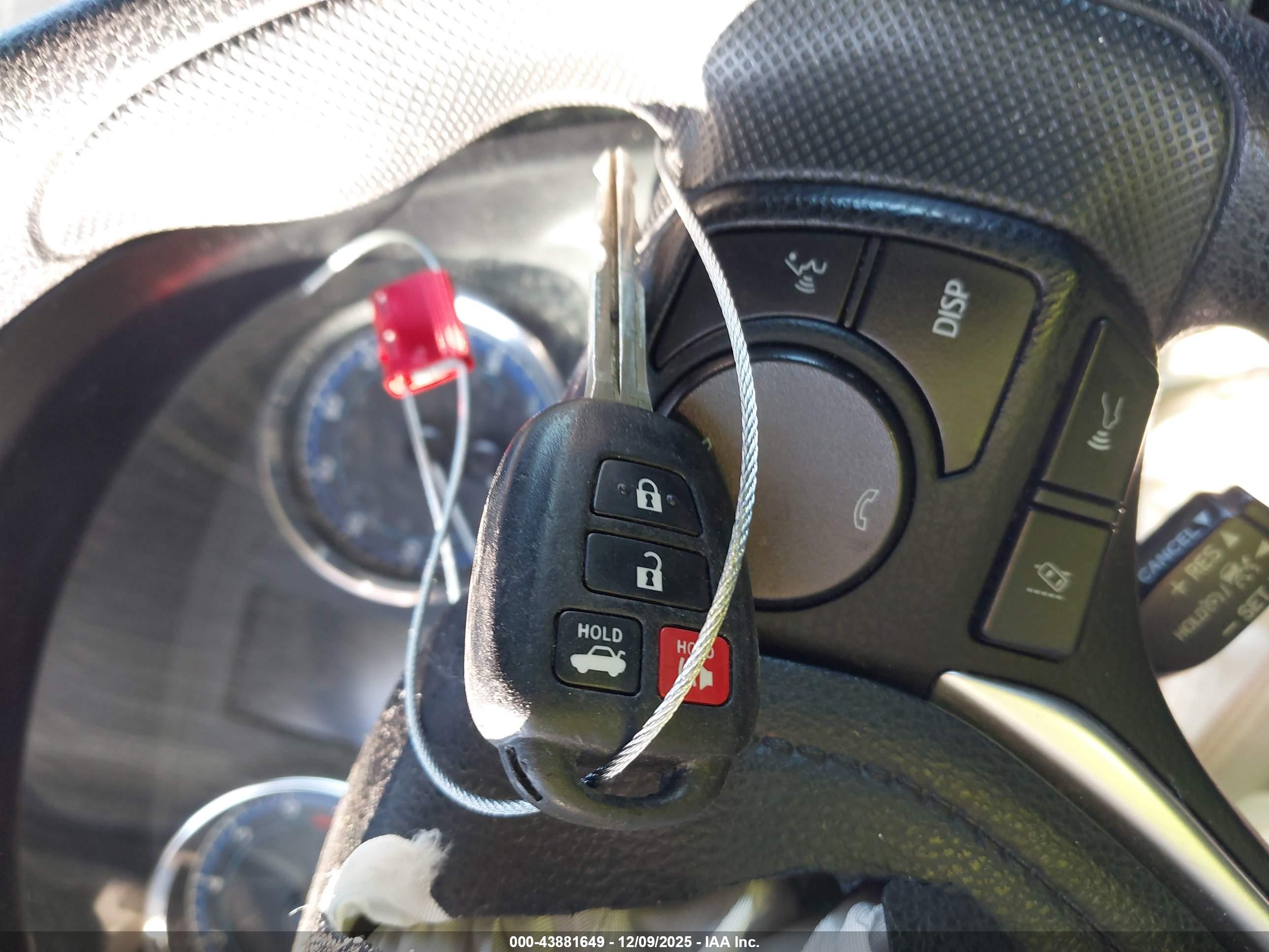 TOYOTA COROLLA image 11