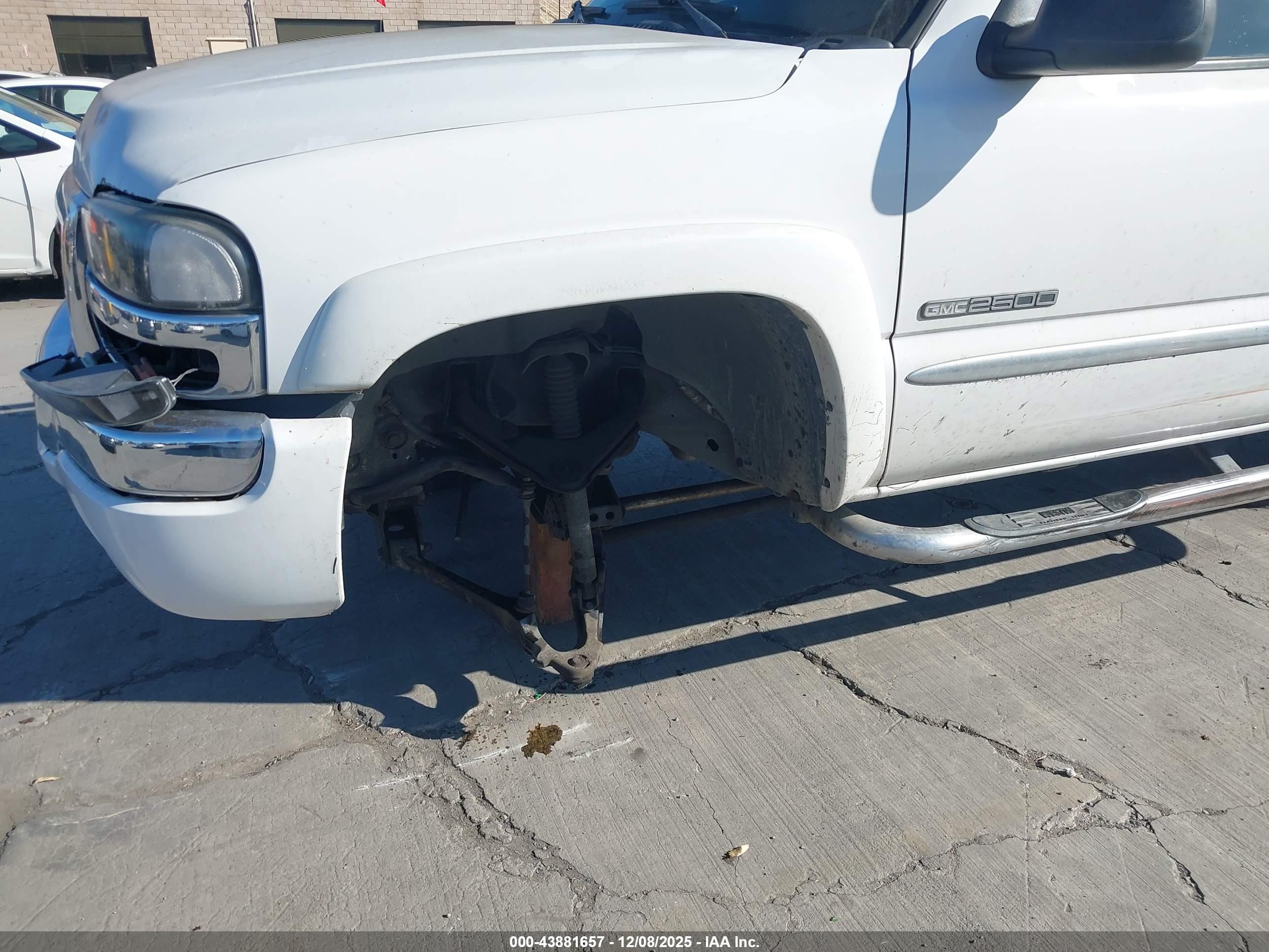 GMC SIERRA image 6