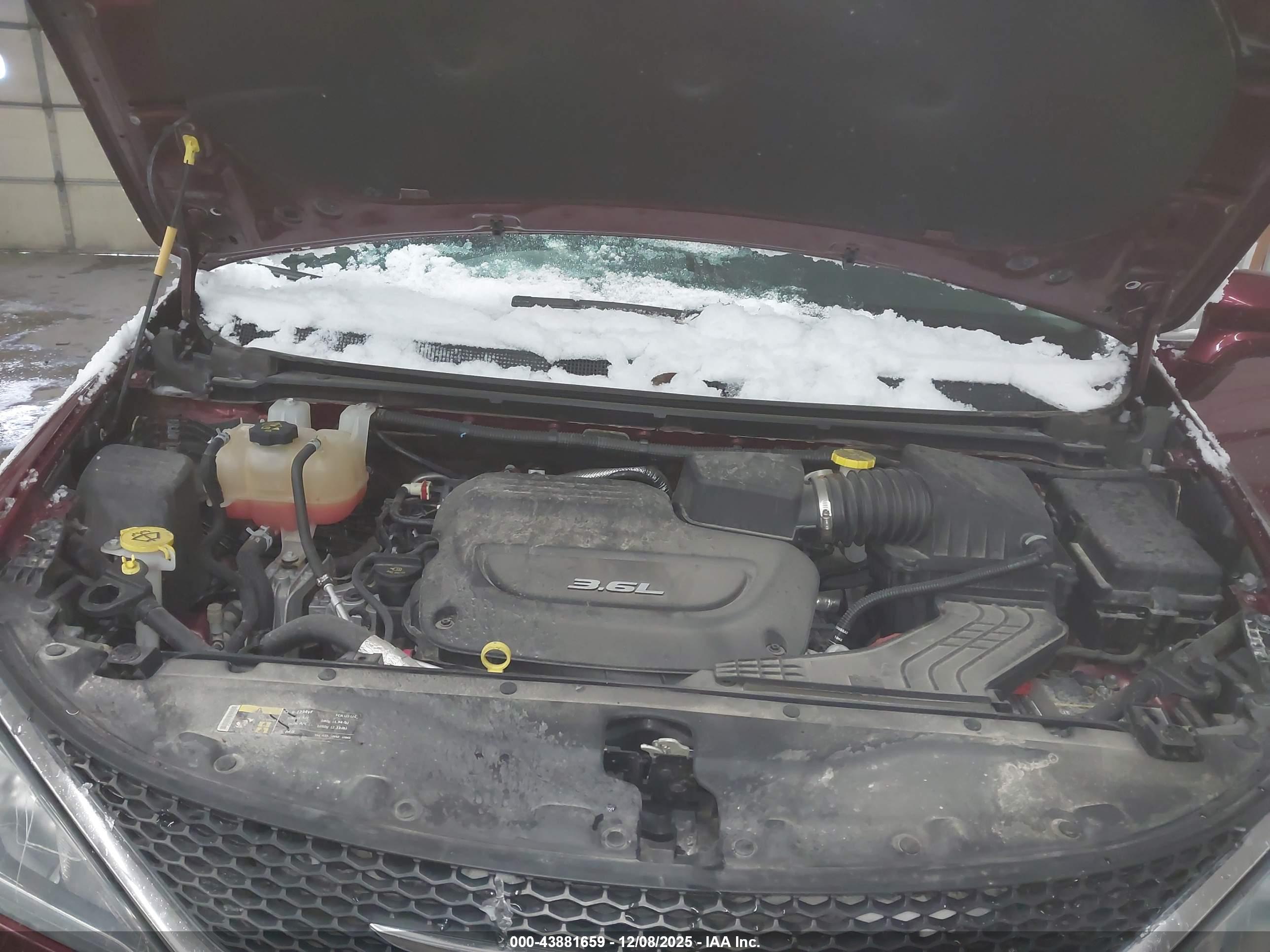 CHRYSLER PACIFICA image 10