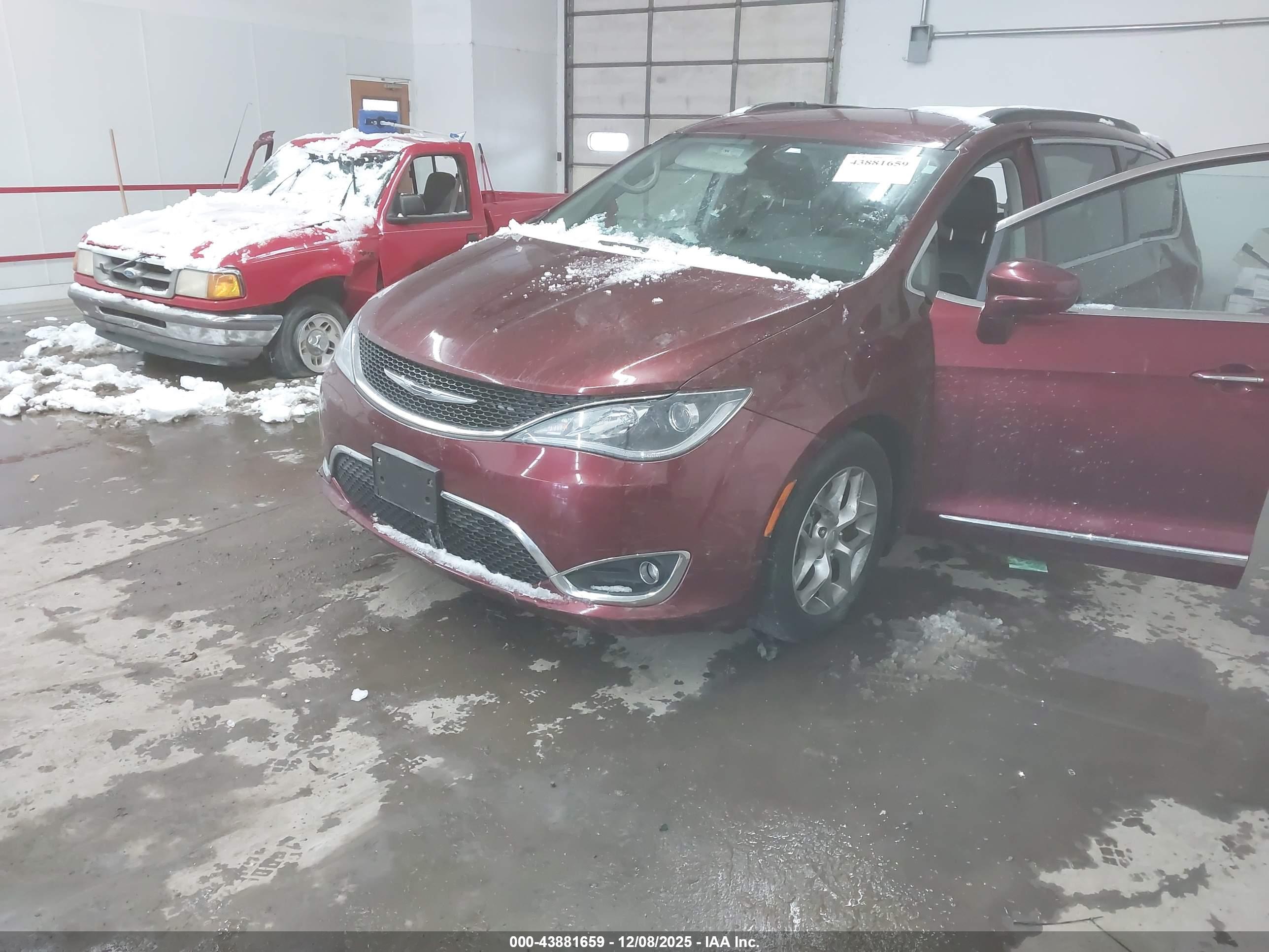 CHRYSLER PACIFICA image 2