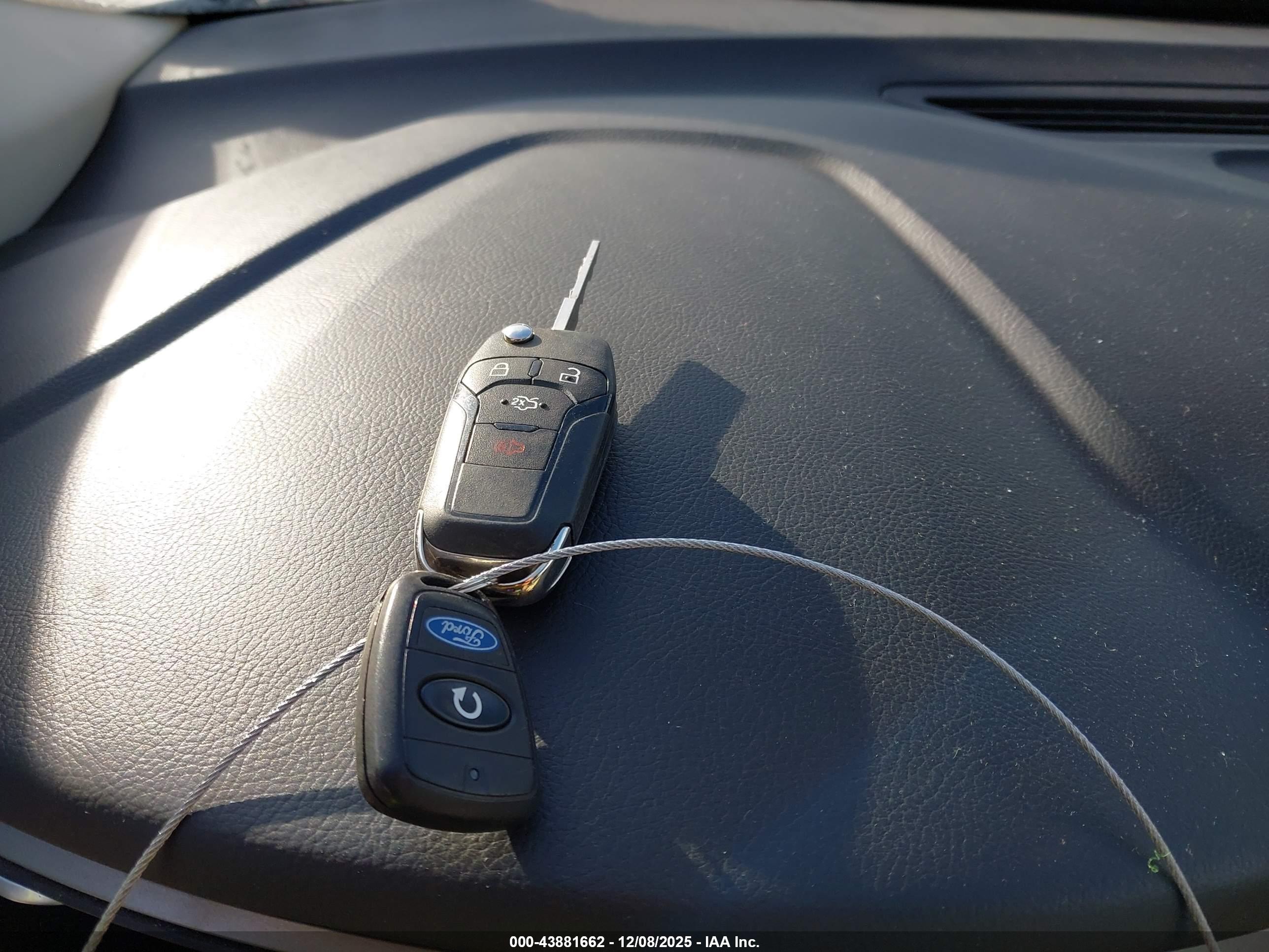 FORD FUSION image 11