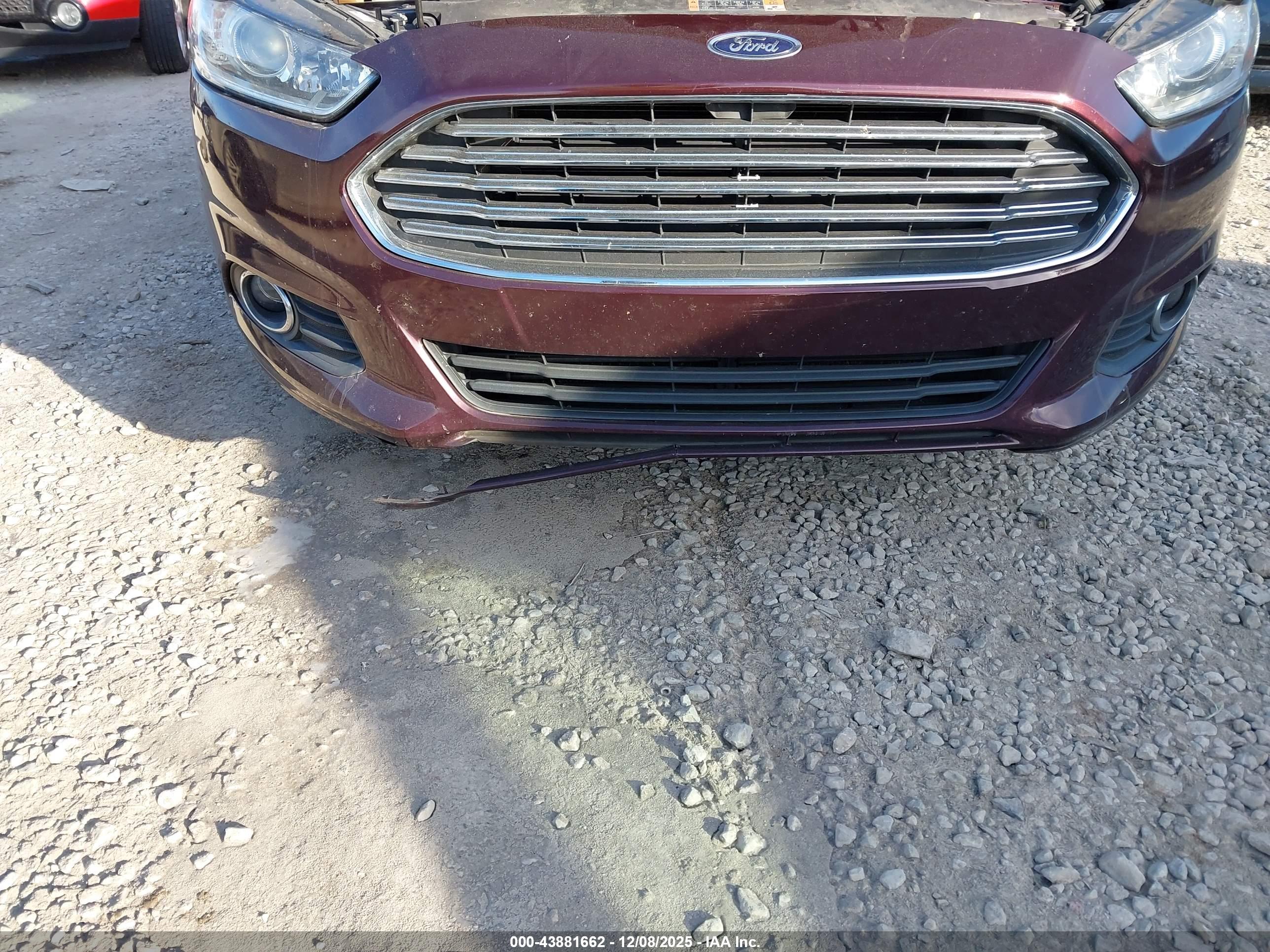 FORD FUSION image 6