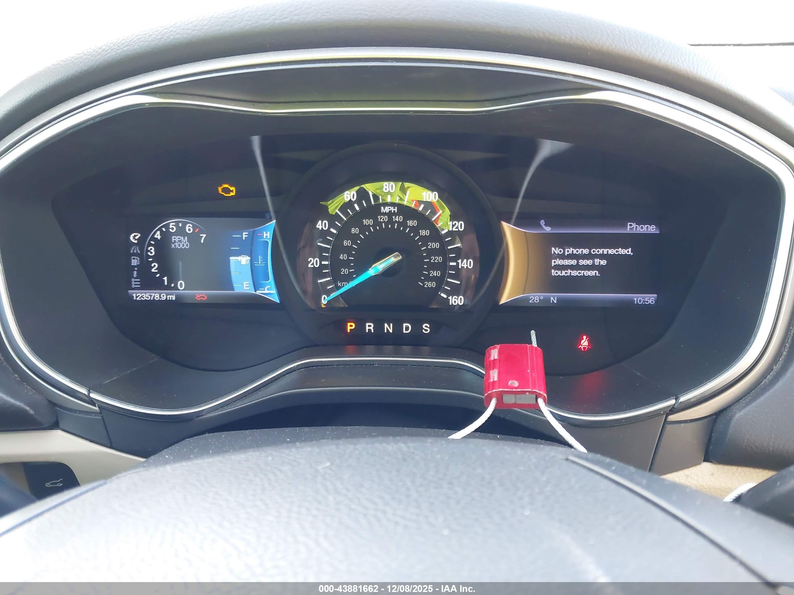 FORD FUSION image 7