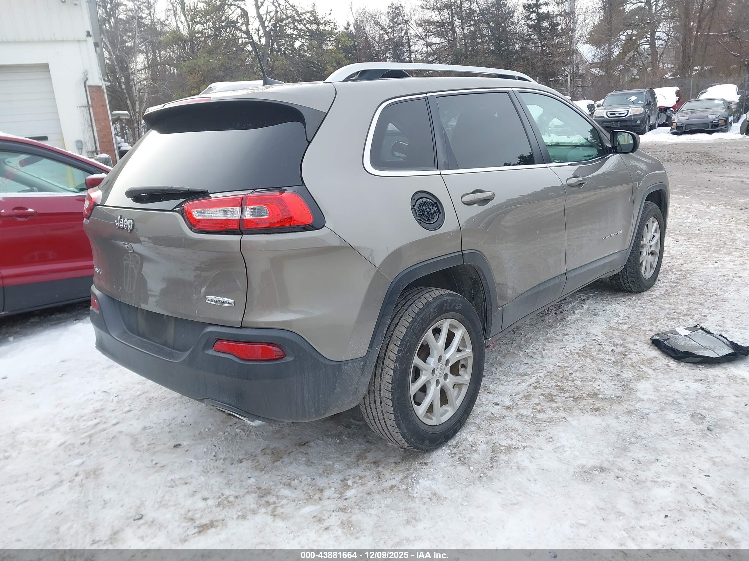 JEEP CHEROKEE image 4