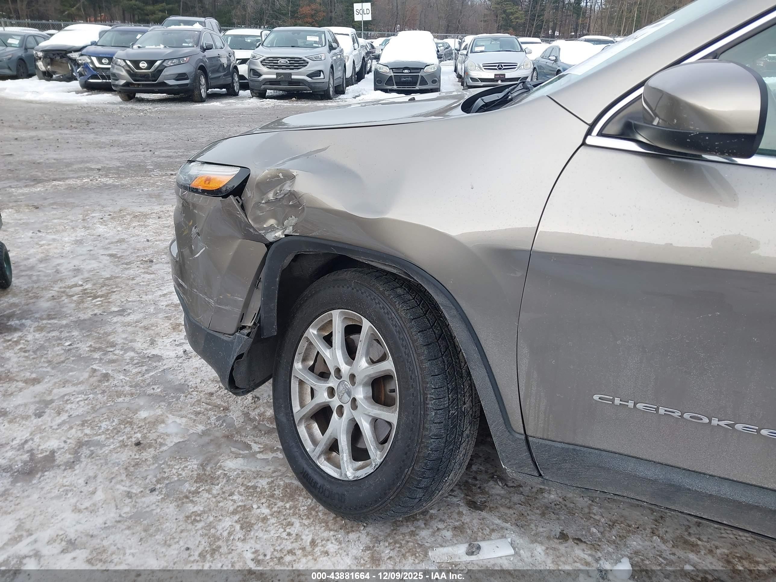 JEEP CHEROKEE image 6