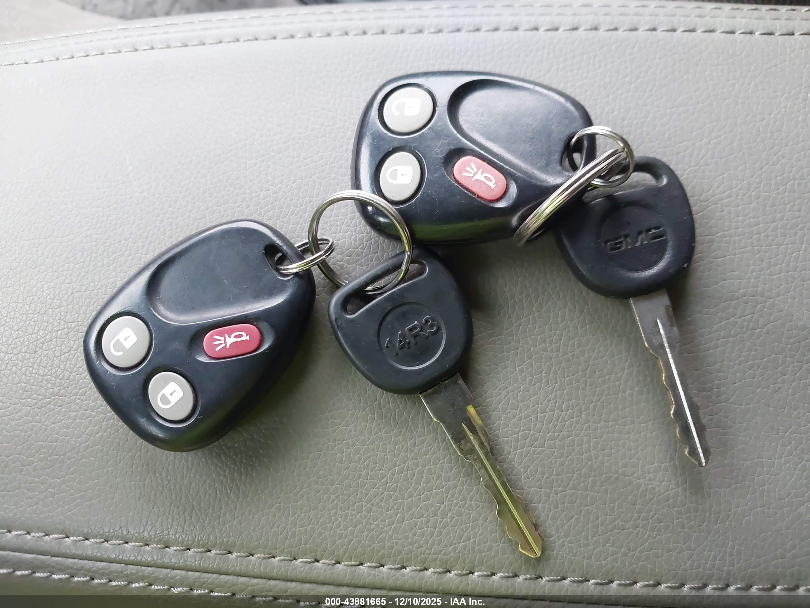GMC ENVOY image 11