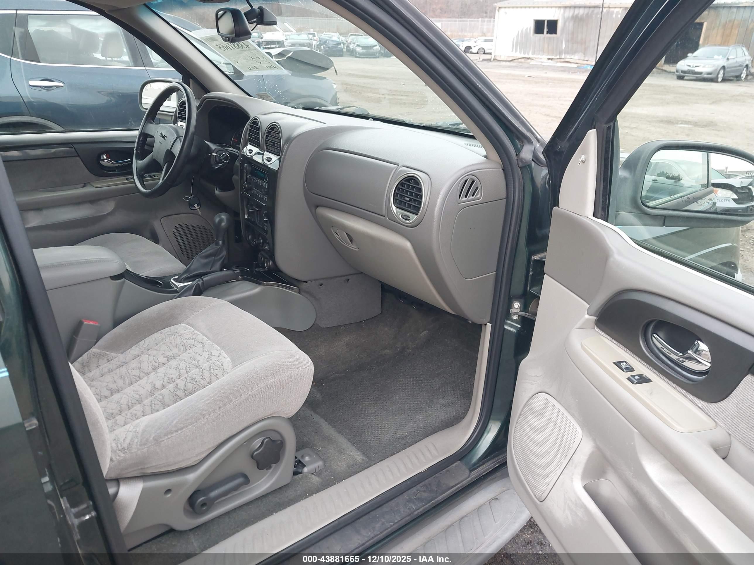 GMC ENVOY image 5