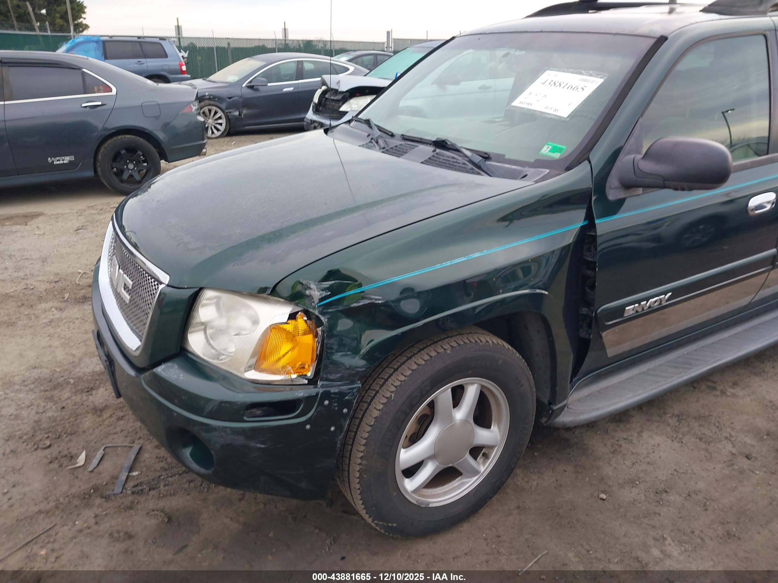 GMC ENVOY image 6