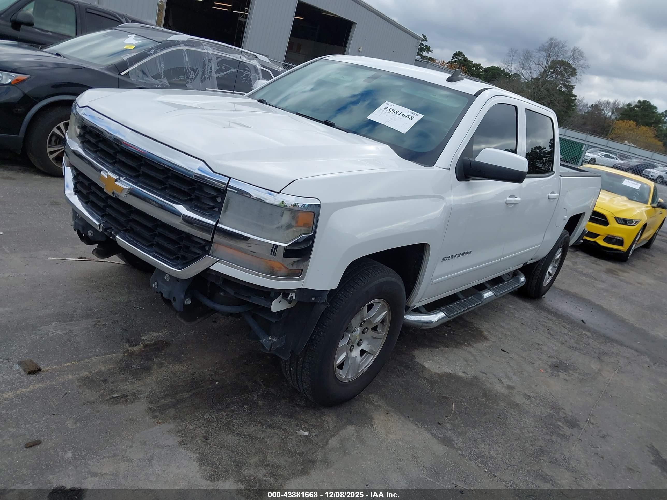 CHEVROLET SILVERADO image 2