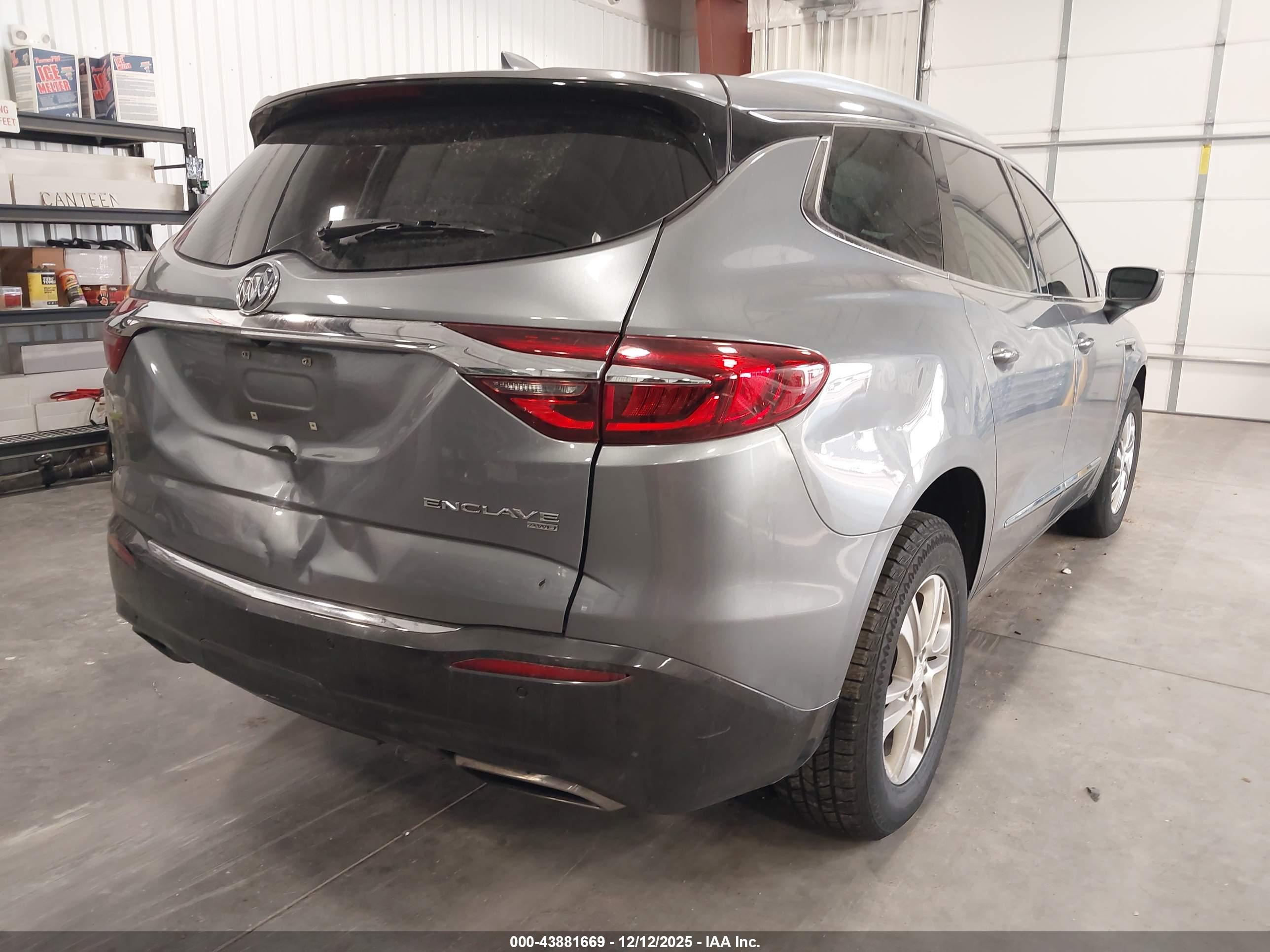 BUICK ENCLAVE image 4