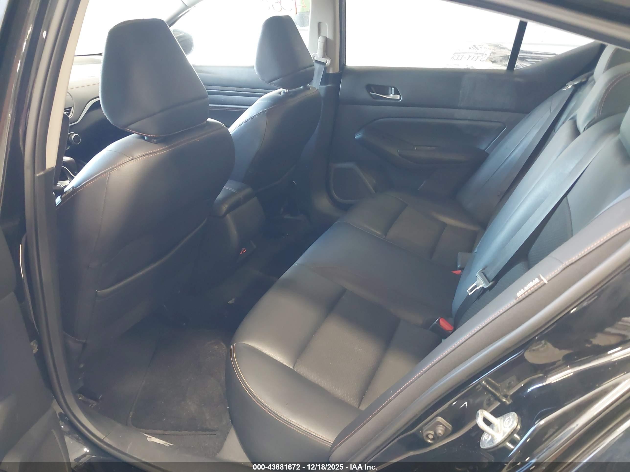 NISSAN ALTIMA image 8