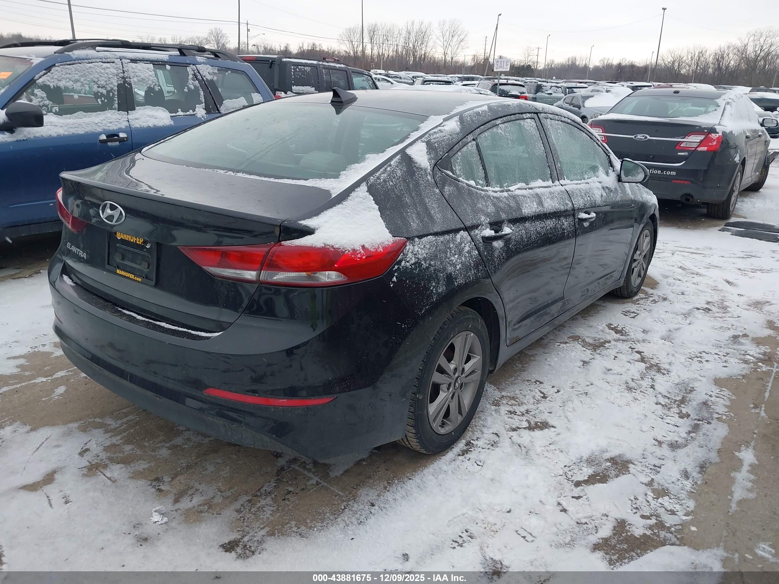 HYUNDAI ELANTRA image 4