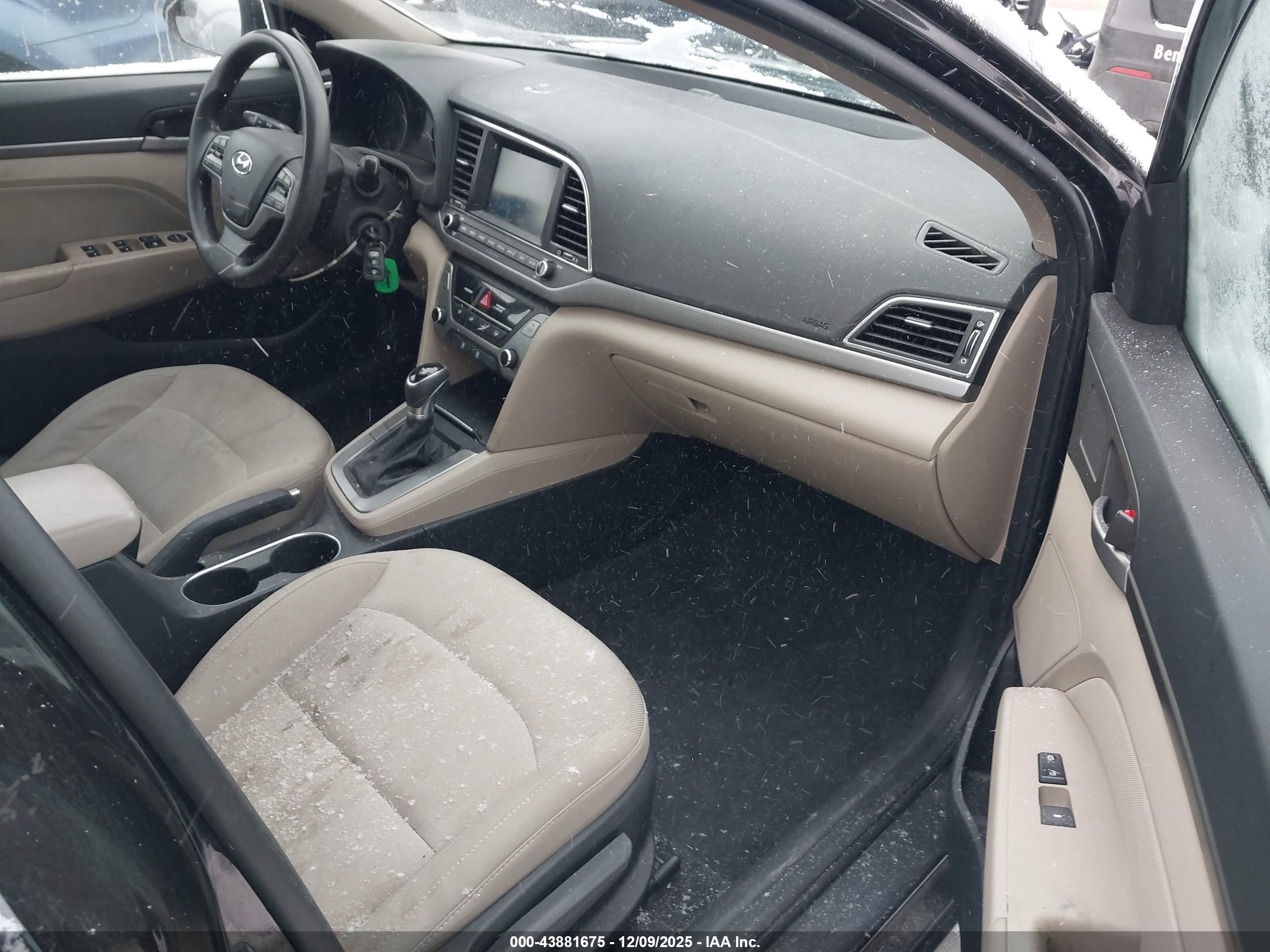 HYUNDAI ELANTRA image 5