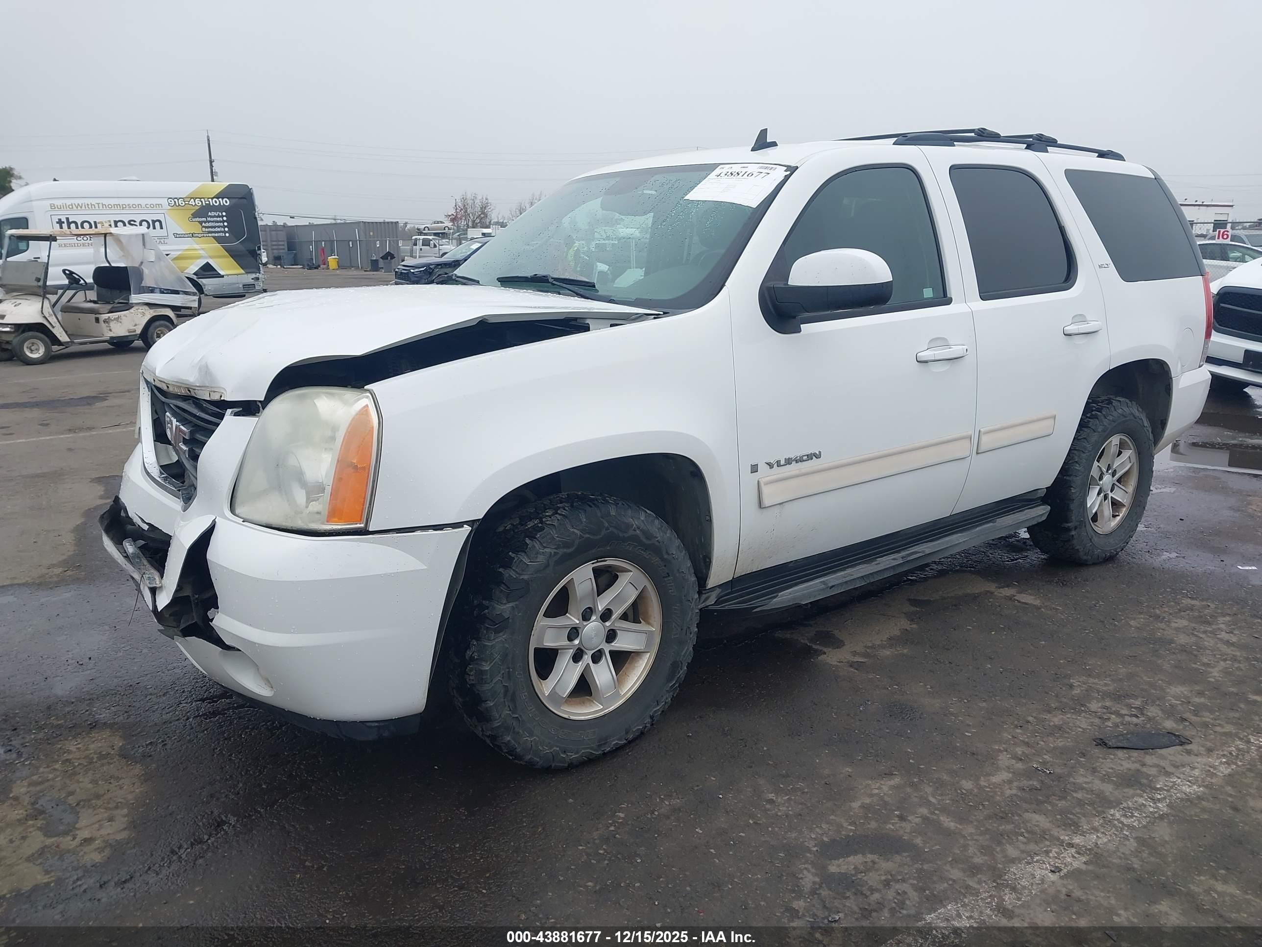 GMC YUKON image 2