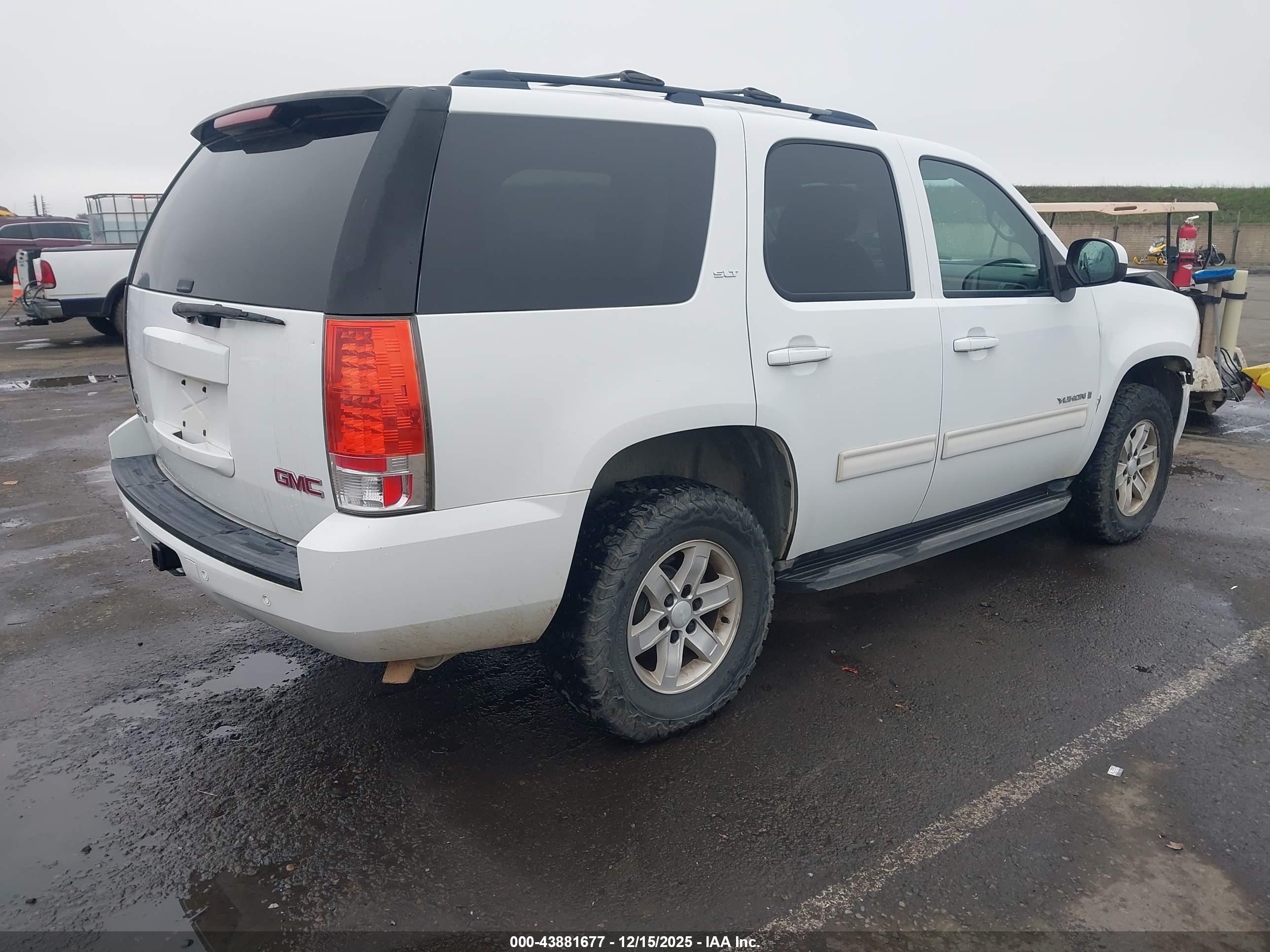 GMC YUKON image 4