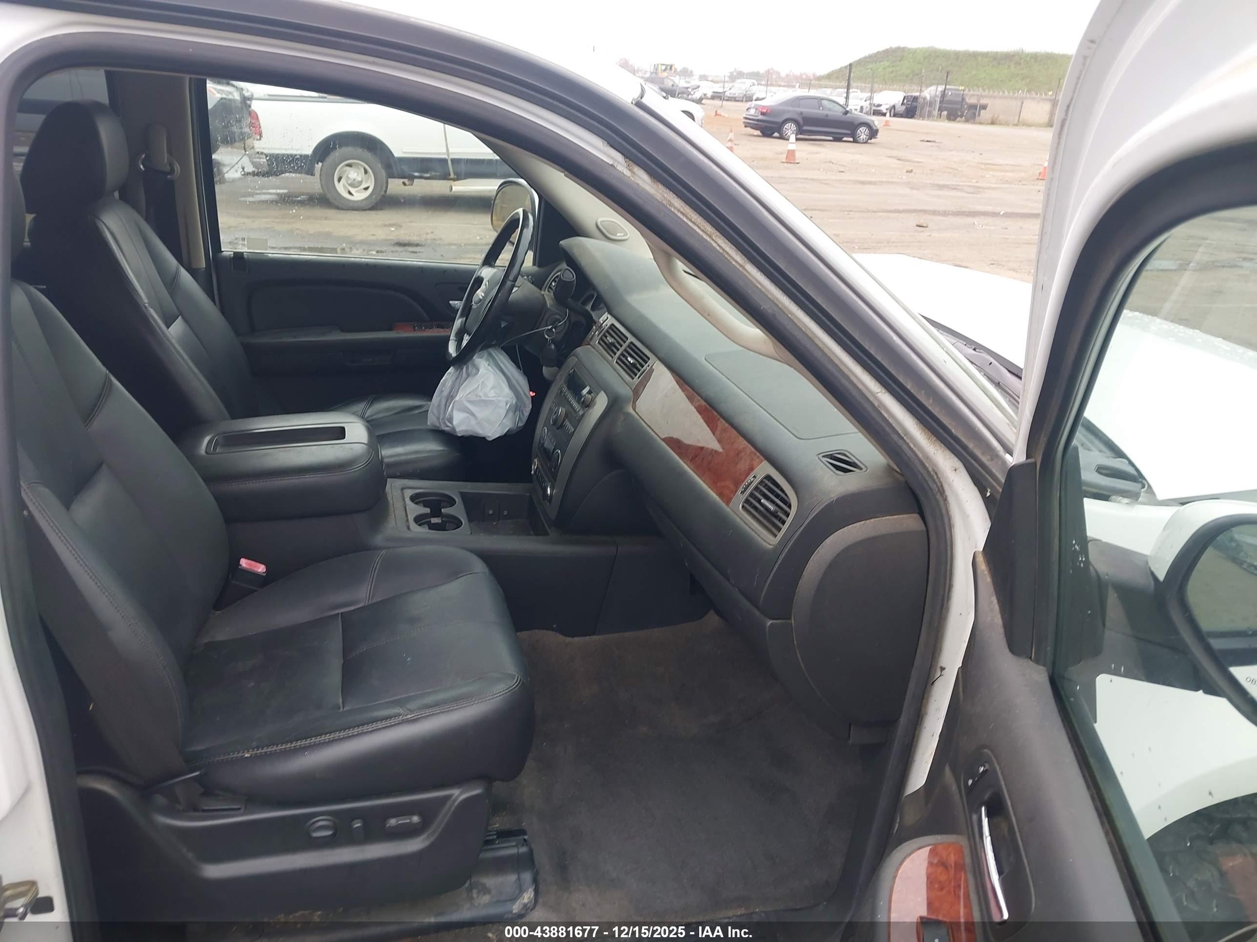 GMC YUKON image 5