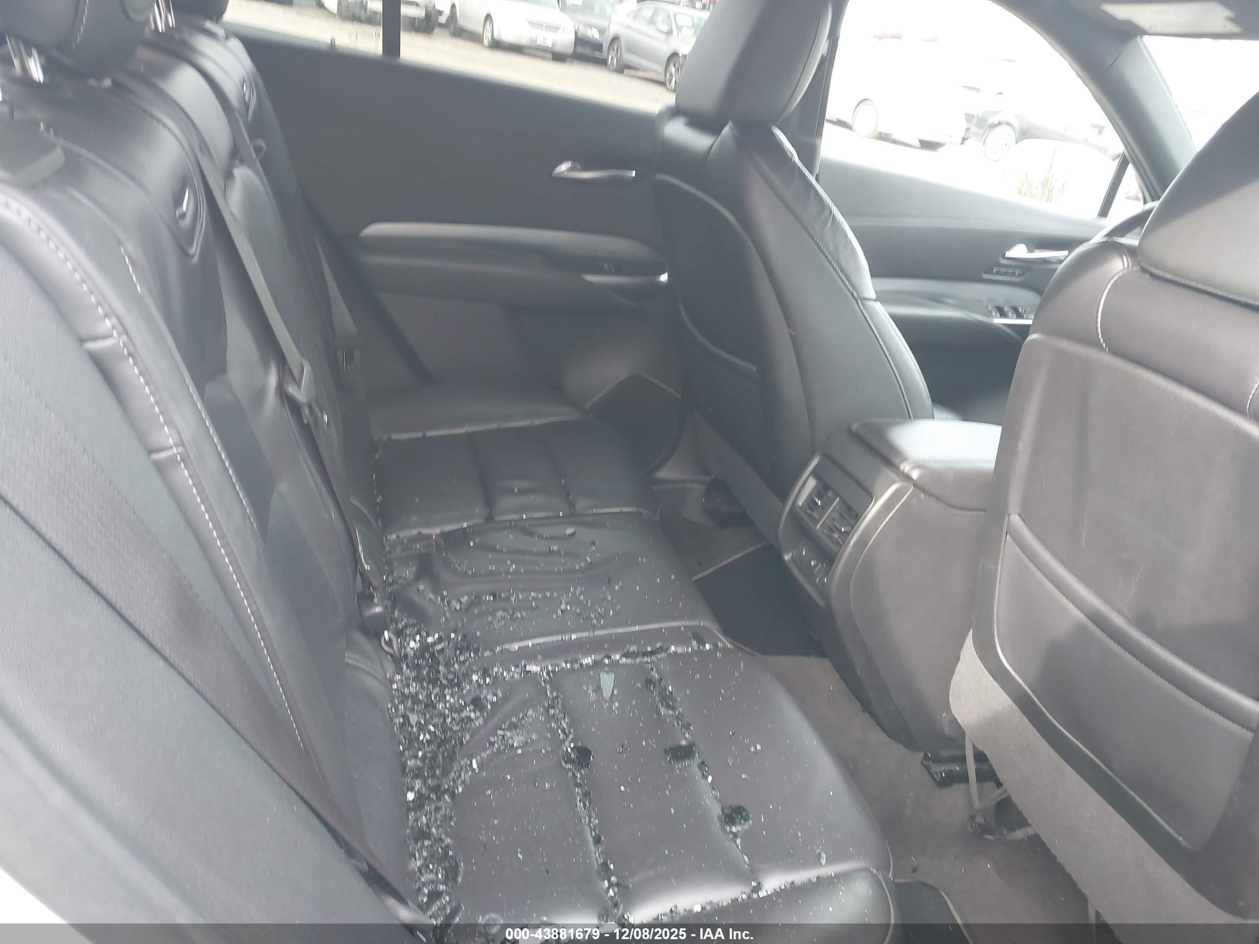 CADILLAC XT4 image 8