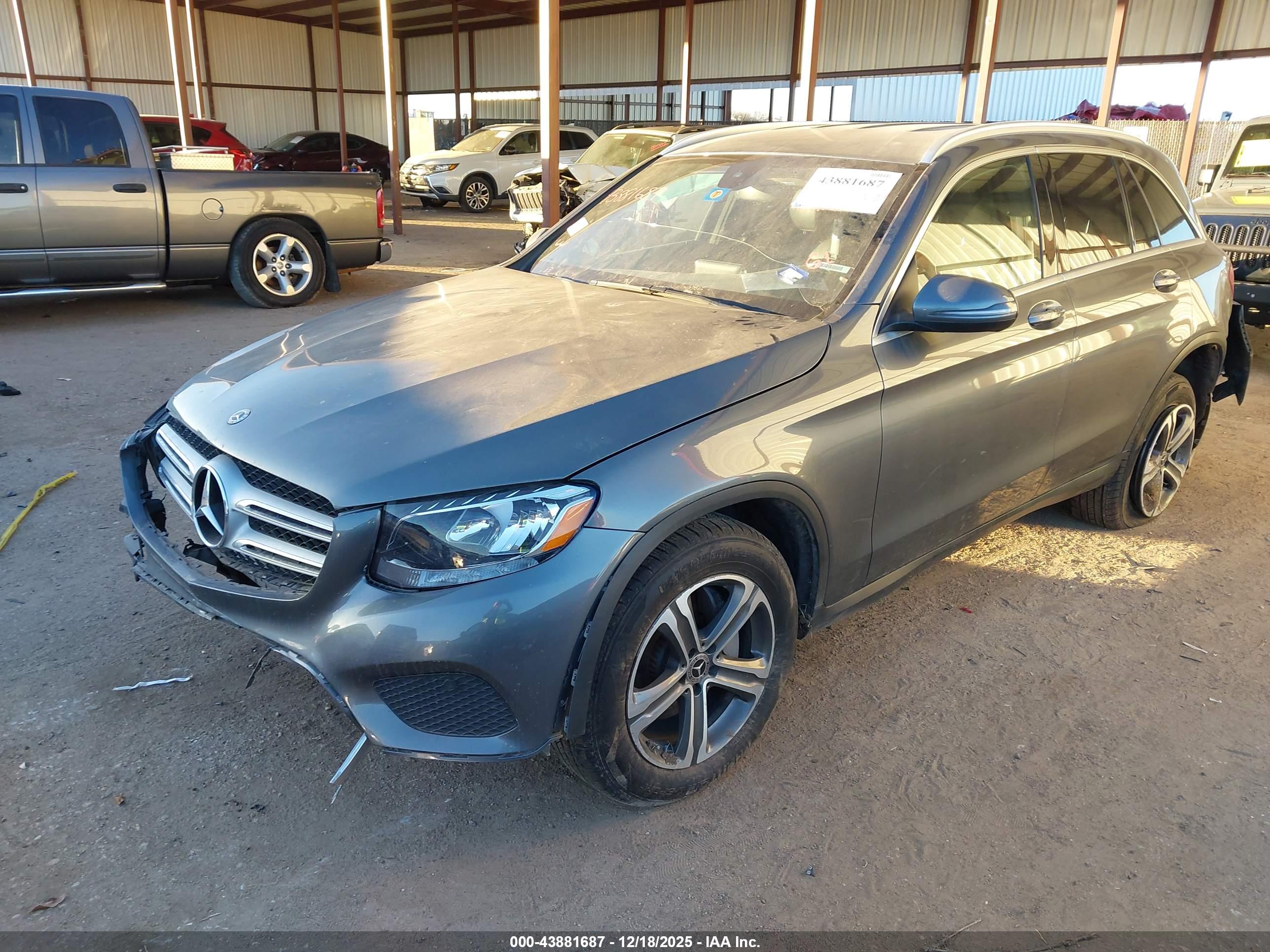 MERCEDES-BENZ GLC image 2