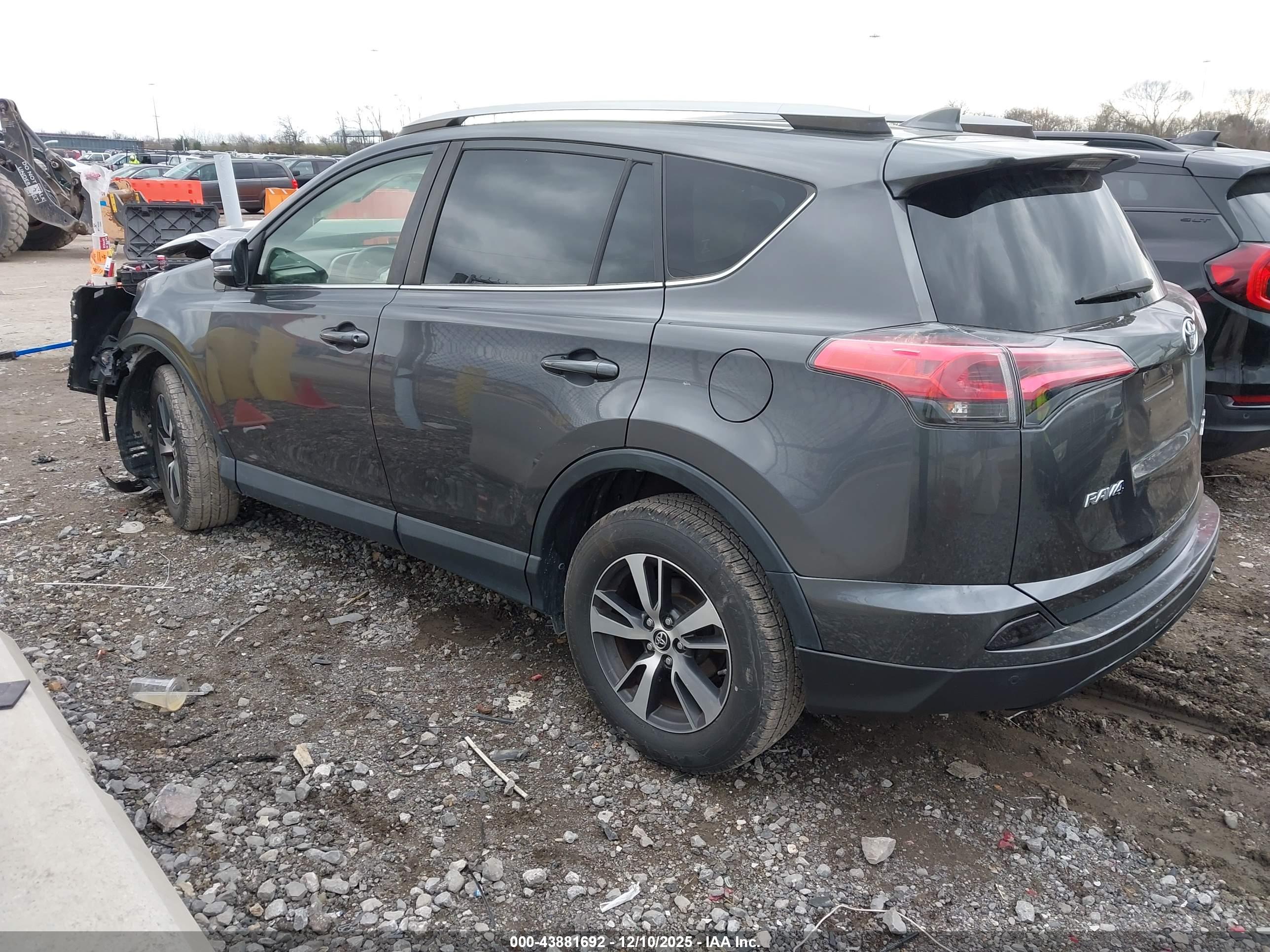 TOYOTA RAV4 image 3