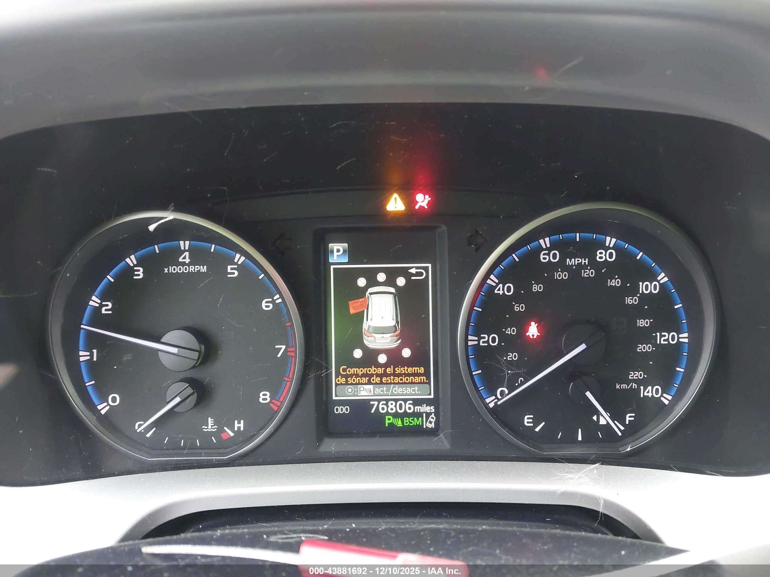 TOYOTA RAV4 image 7