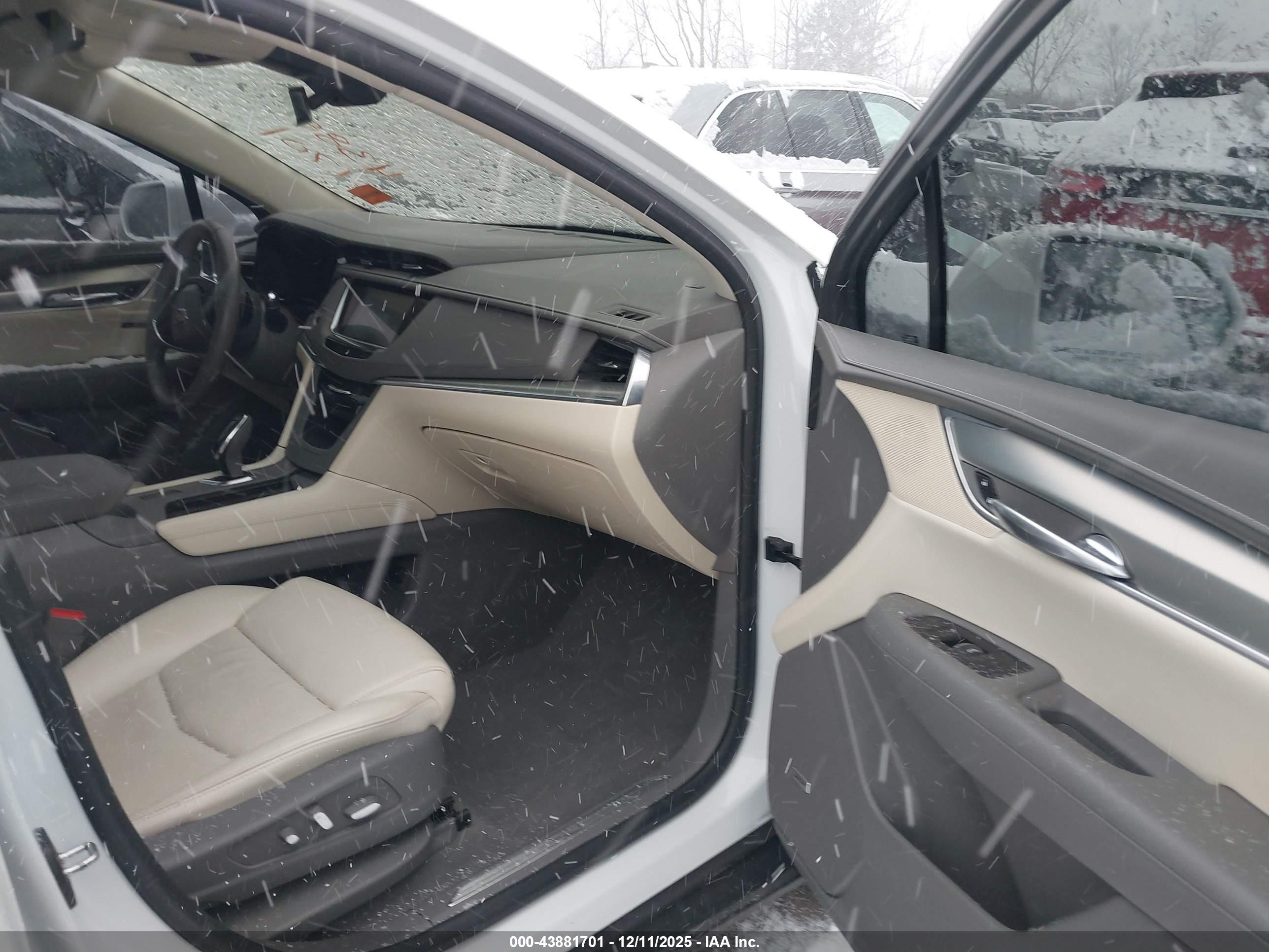 CADILLAC XT5 image 5