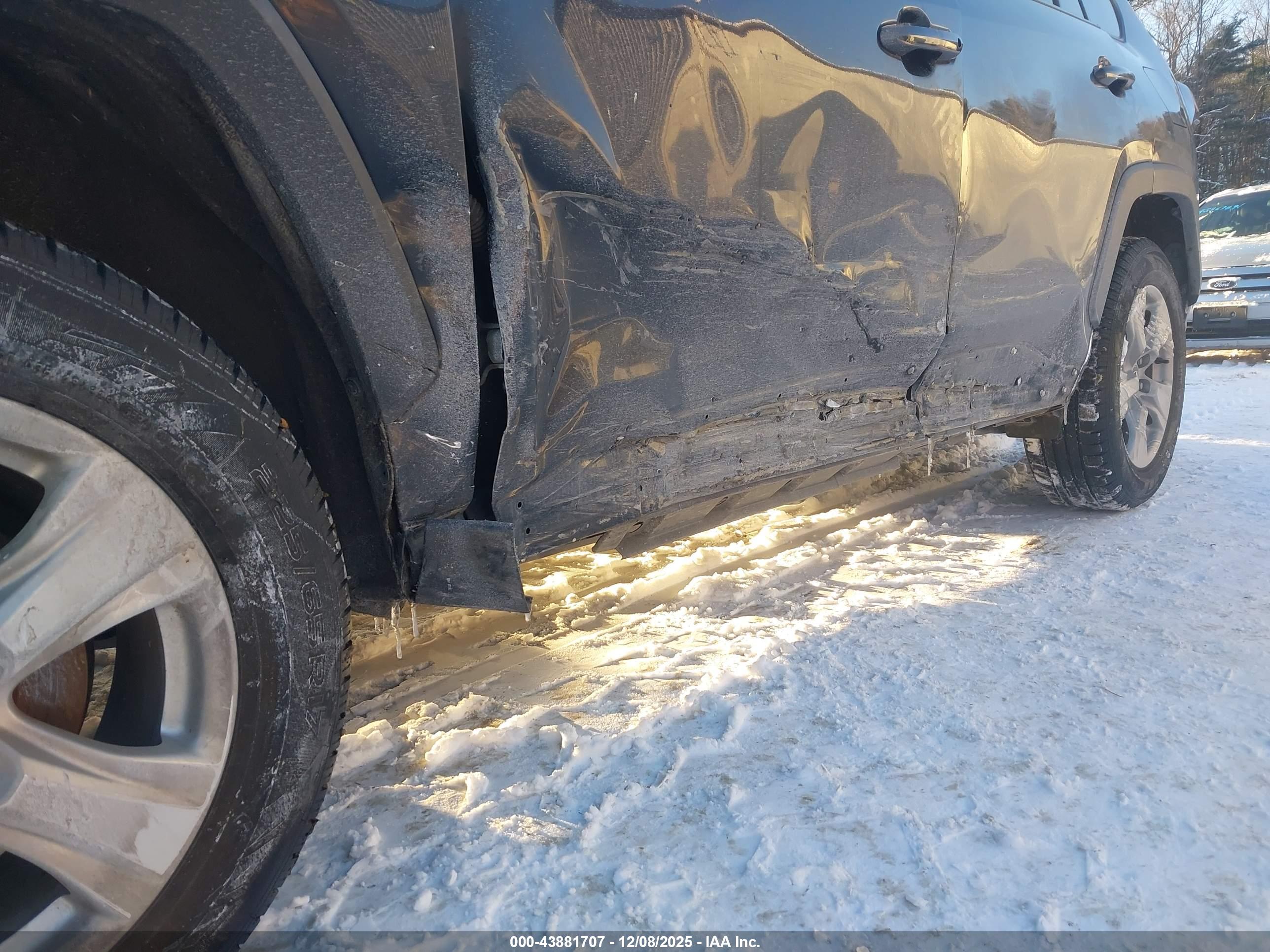 TOYOTA RAV4 image 6