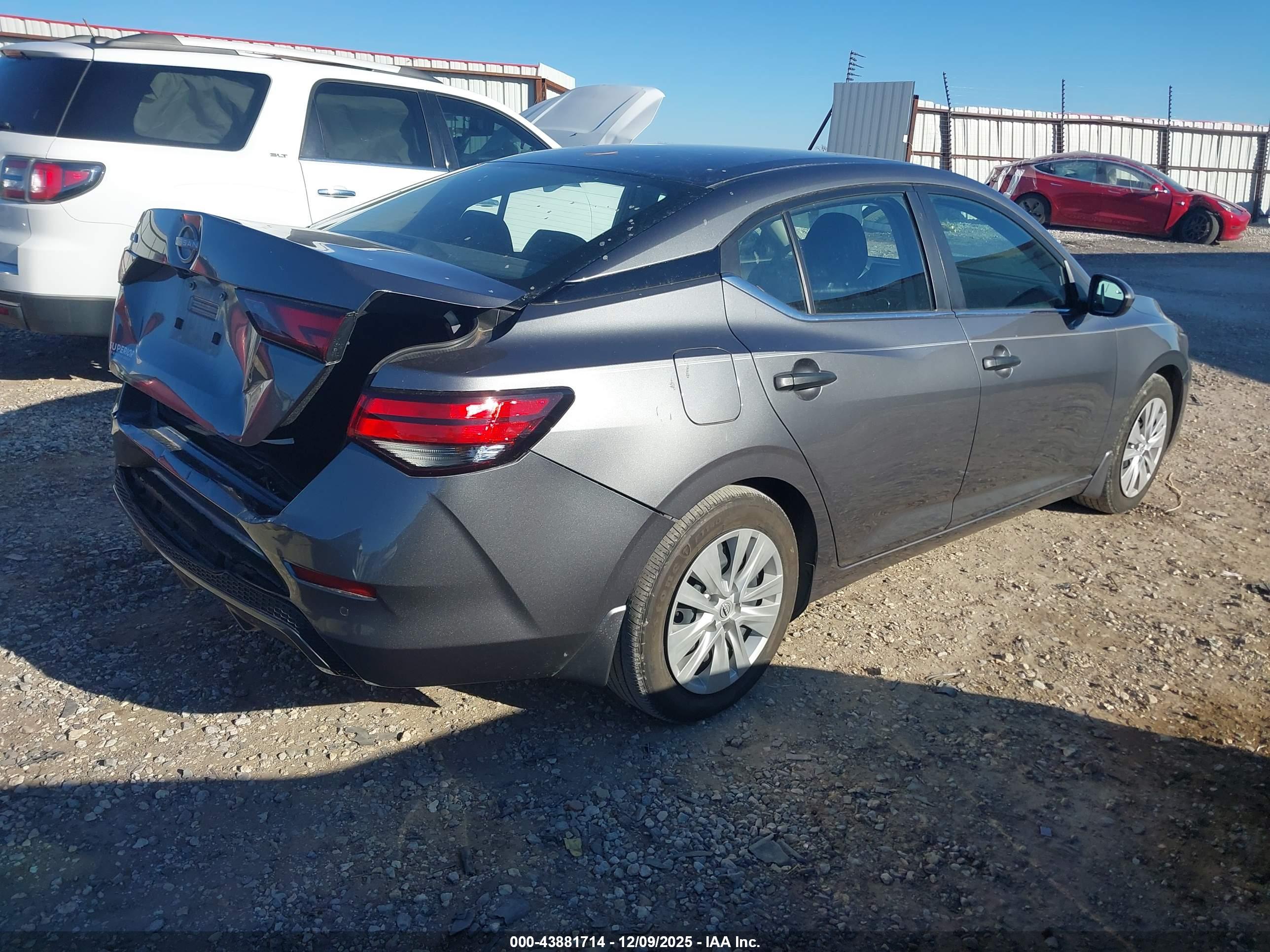 NISSAN SENTRA image 4
