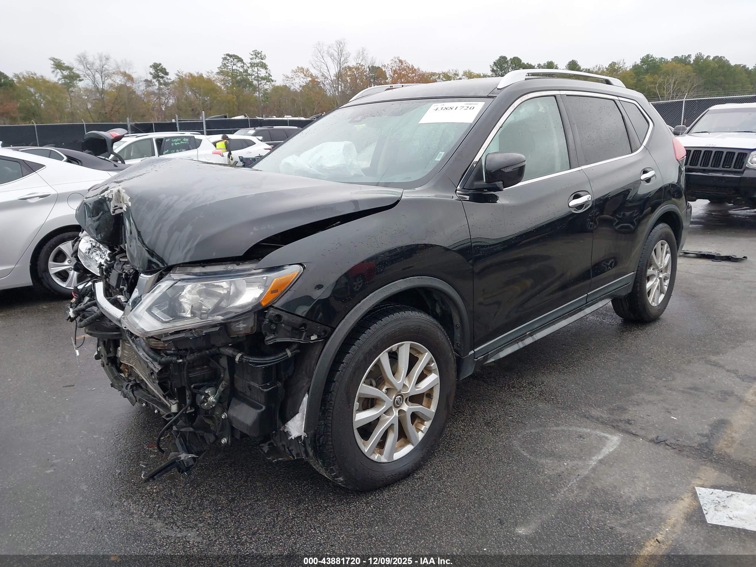 NISSAN ROGUE image 2