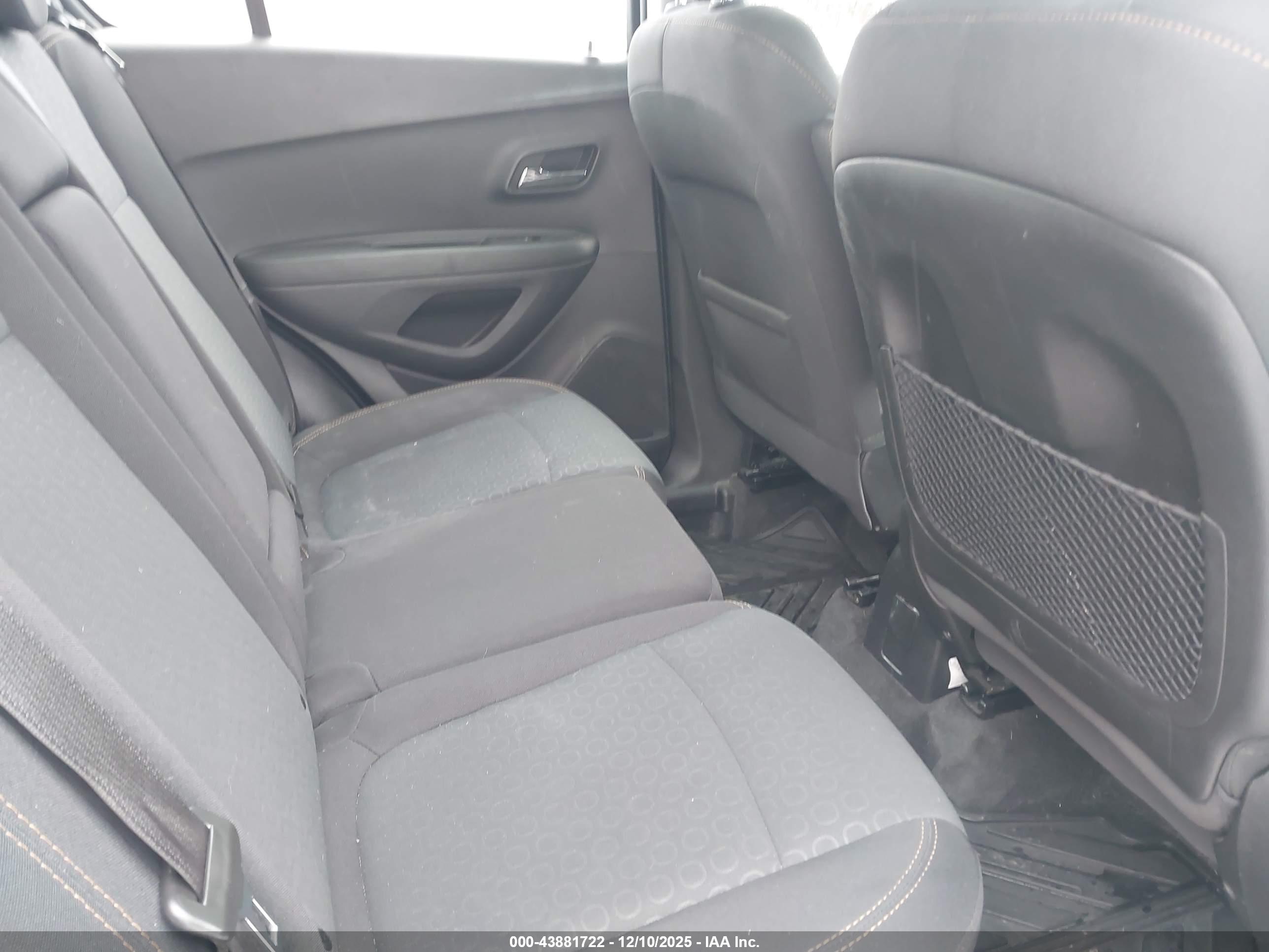 CHEVROLET TRAX image 8
