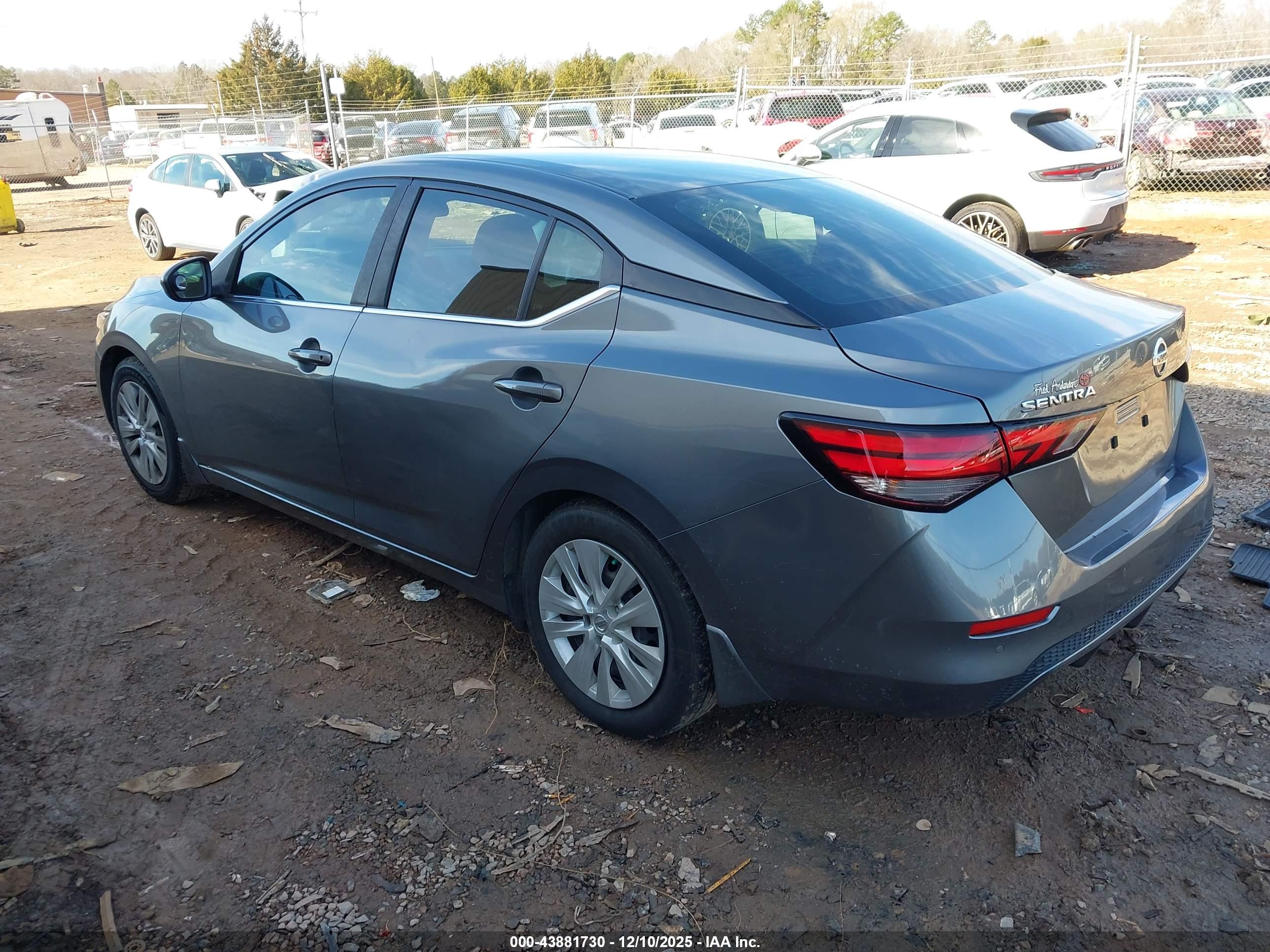 NISSAN SENTRA image 3