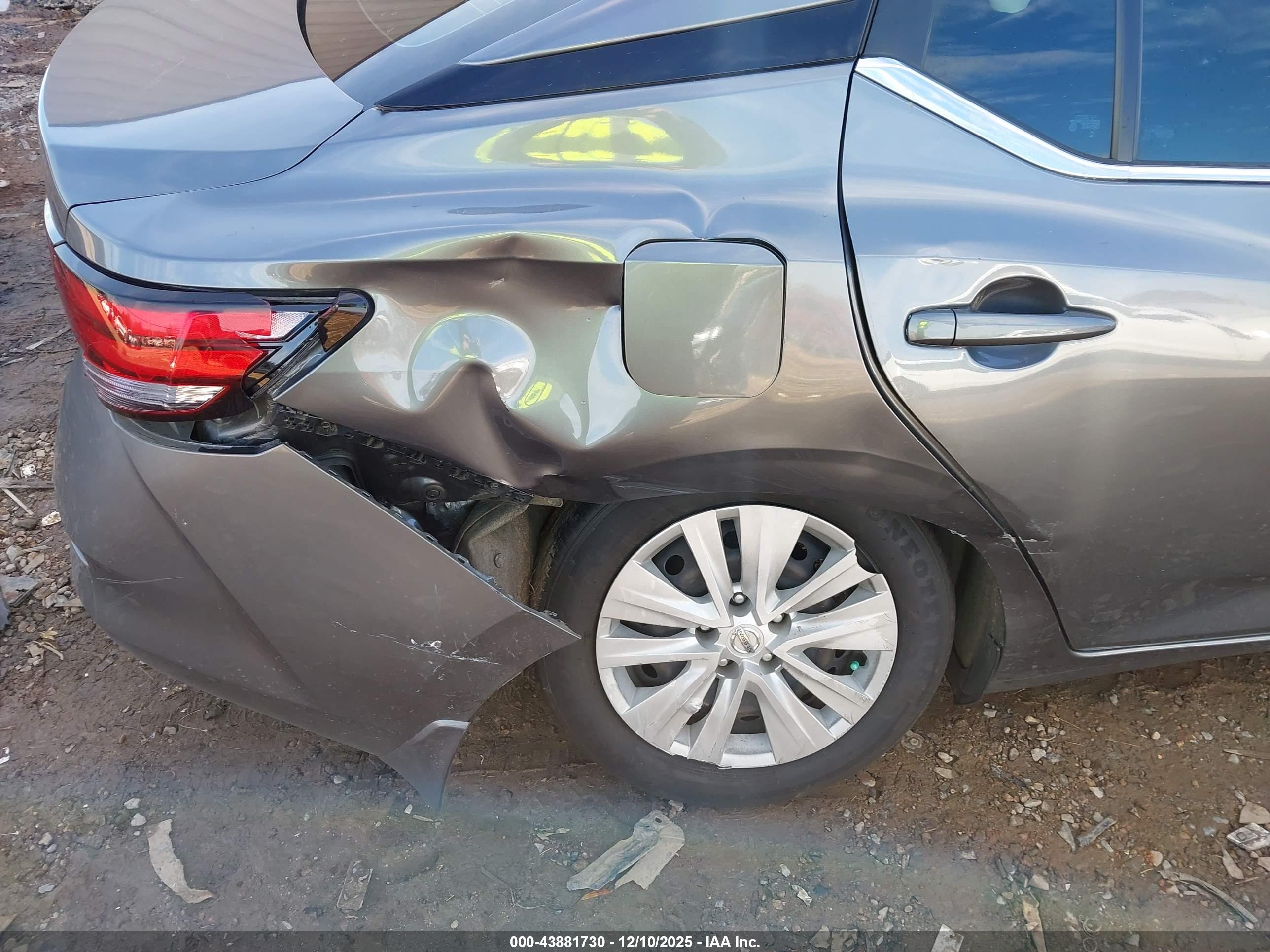 NISSAN SENTRA image 6