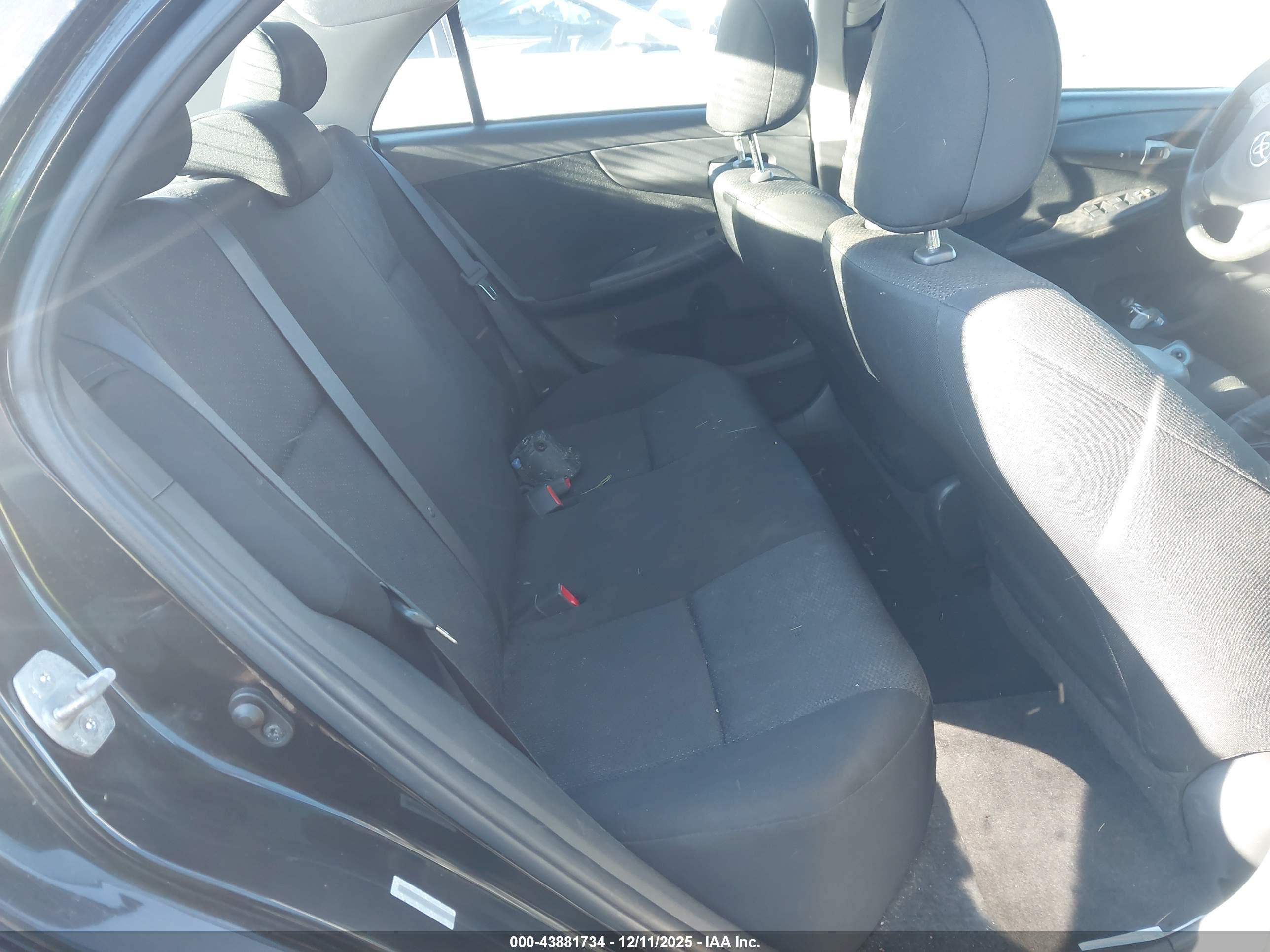 TOYOTA COROLLA image 8