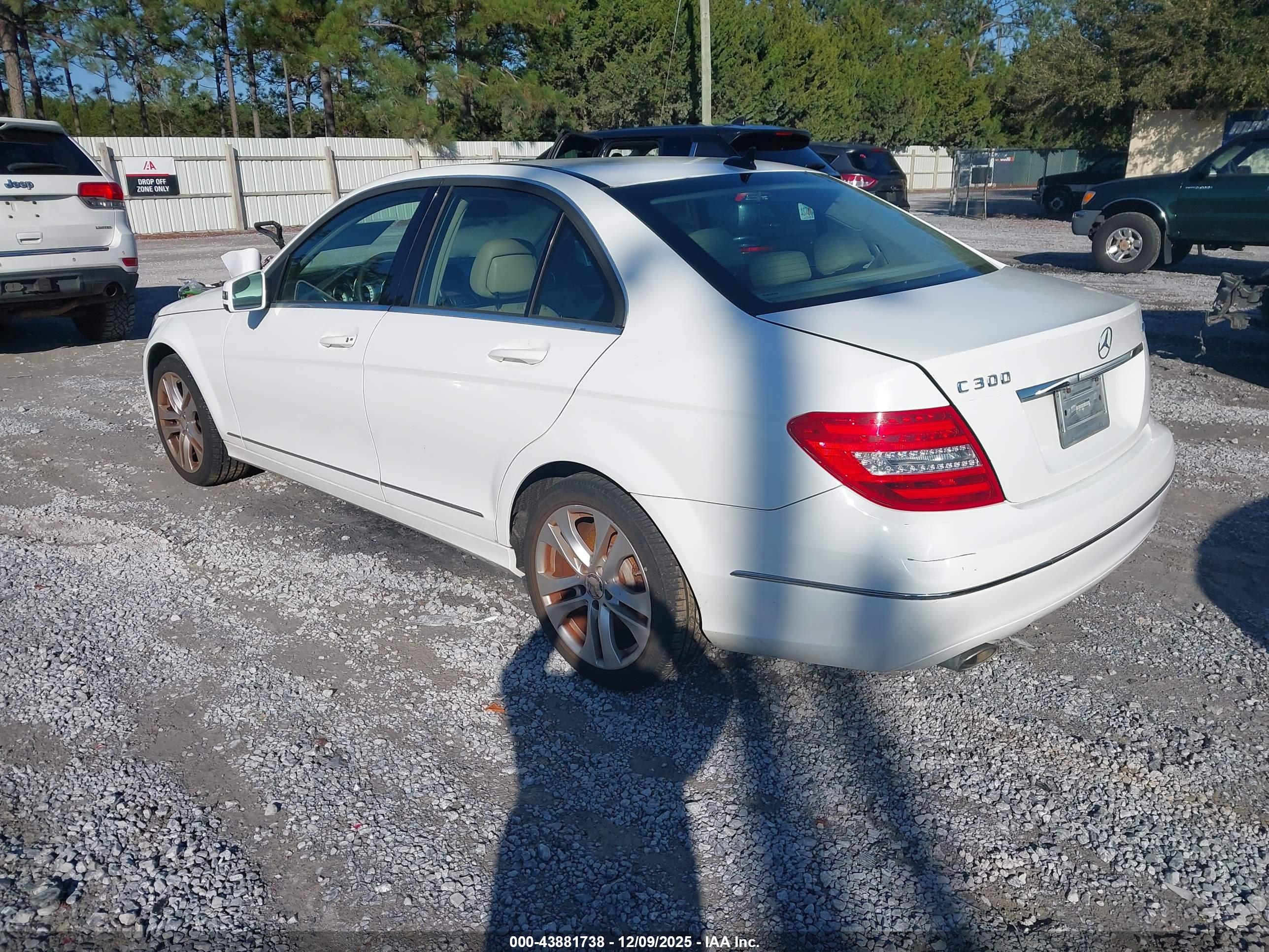MERCEDES-BENZ C image 3