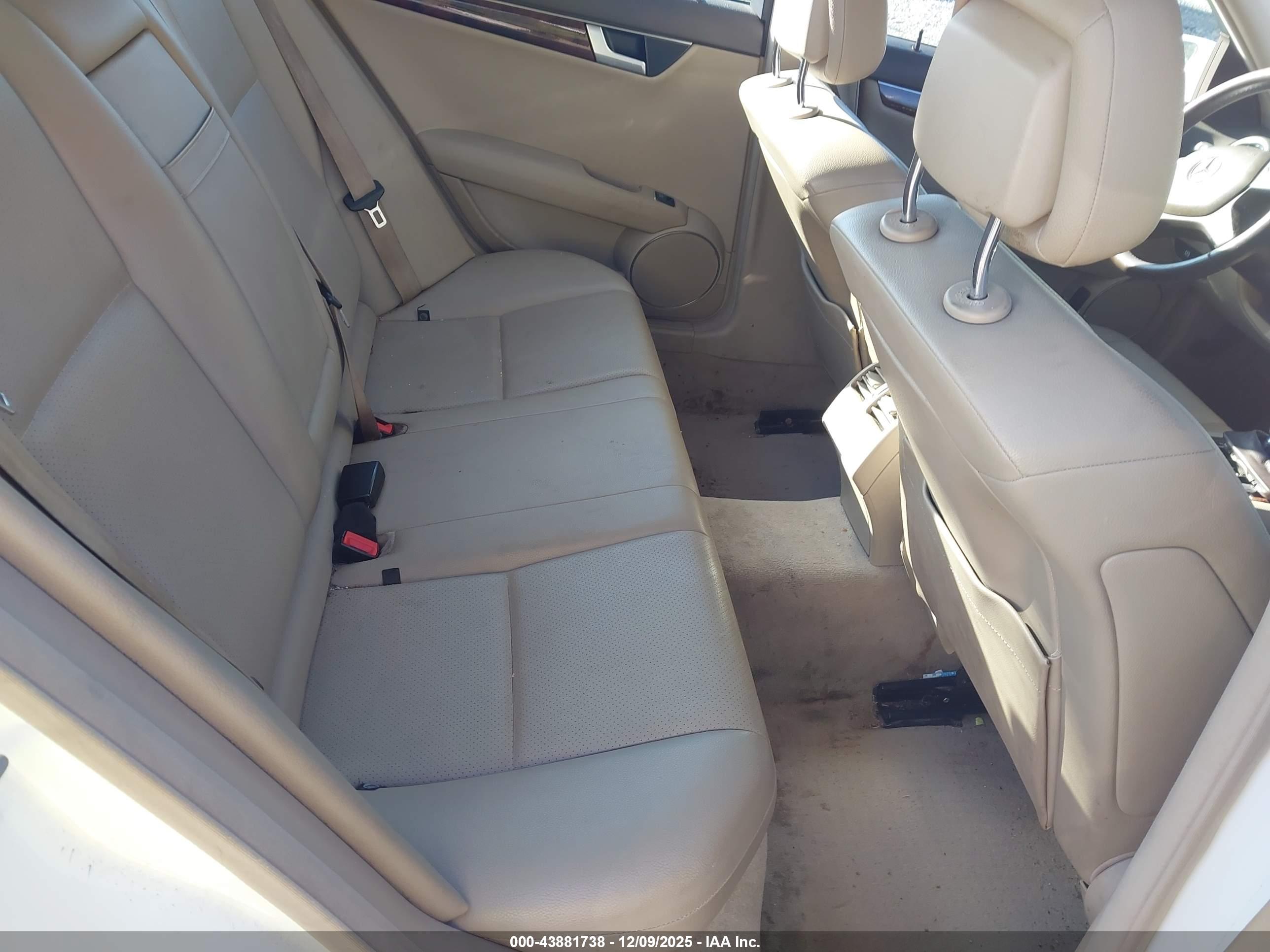 MERCEDES-BENZ C image 8