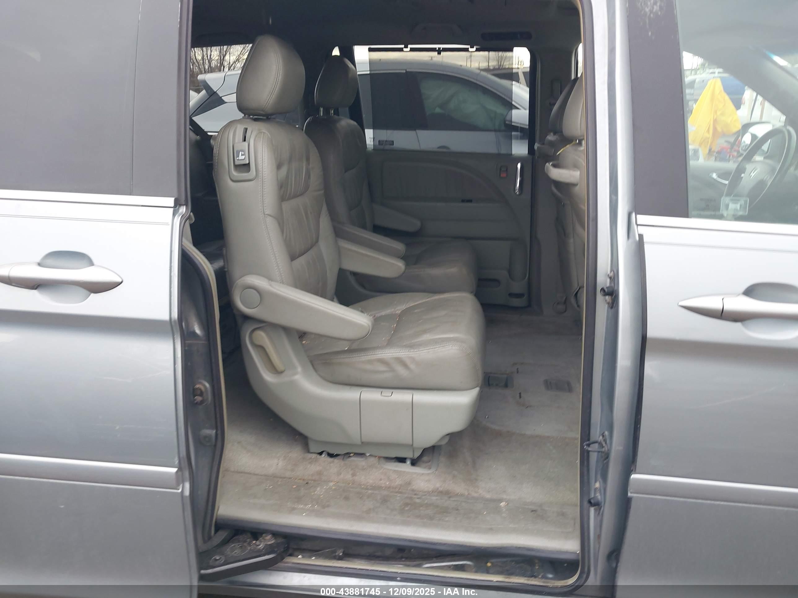 HONDA ODYSSEY image 8