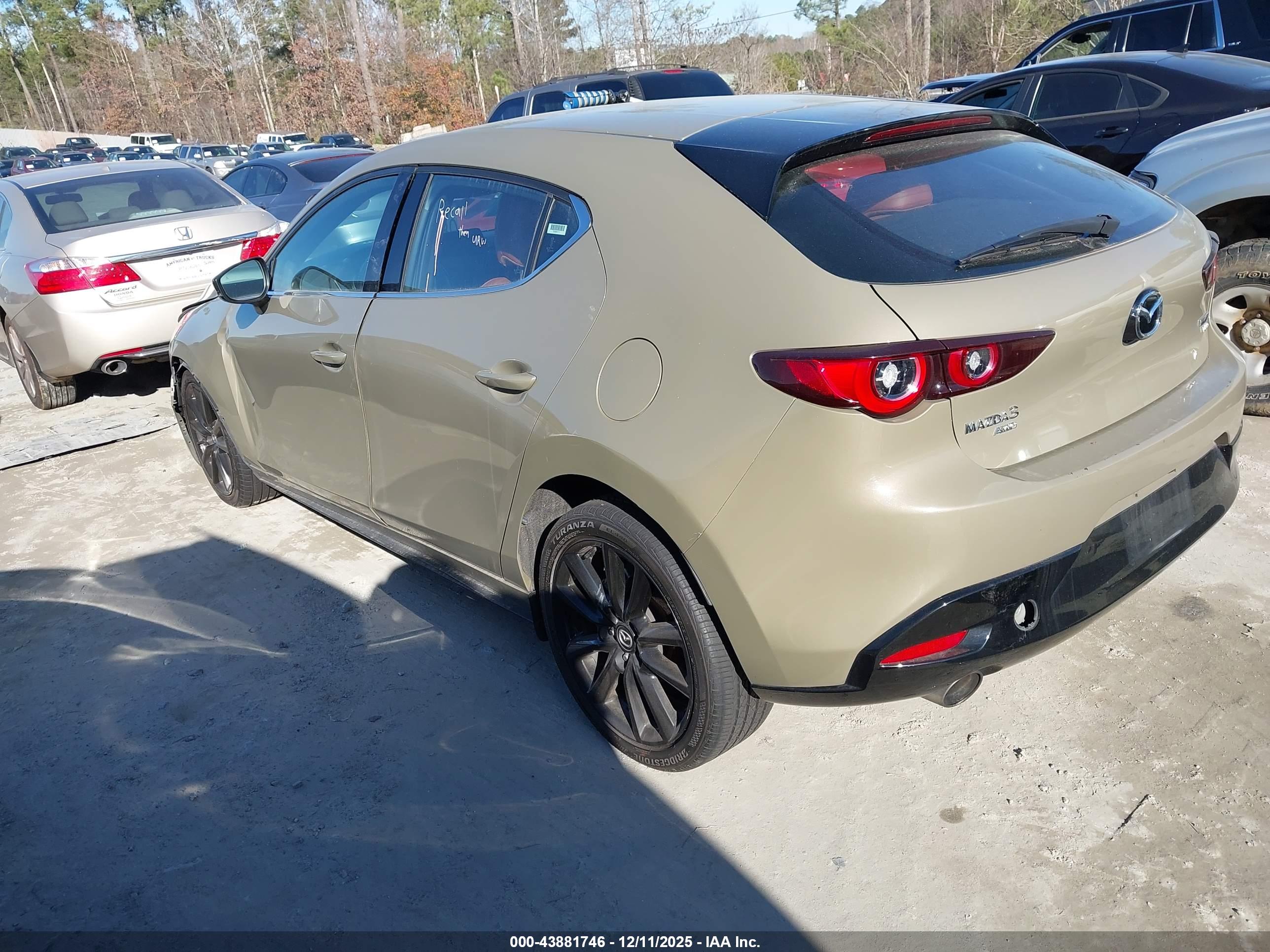 MAZDA MAZDA3 image 3