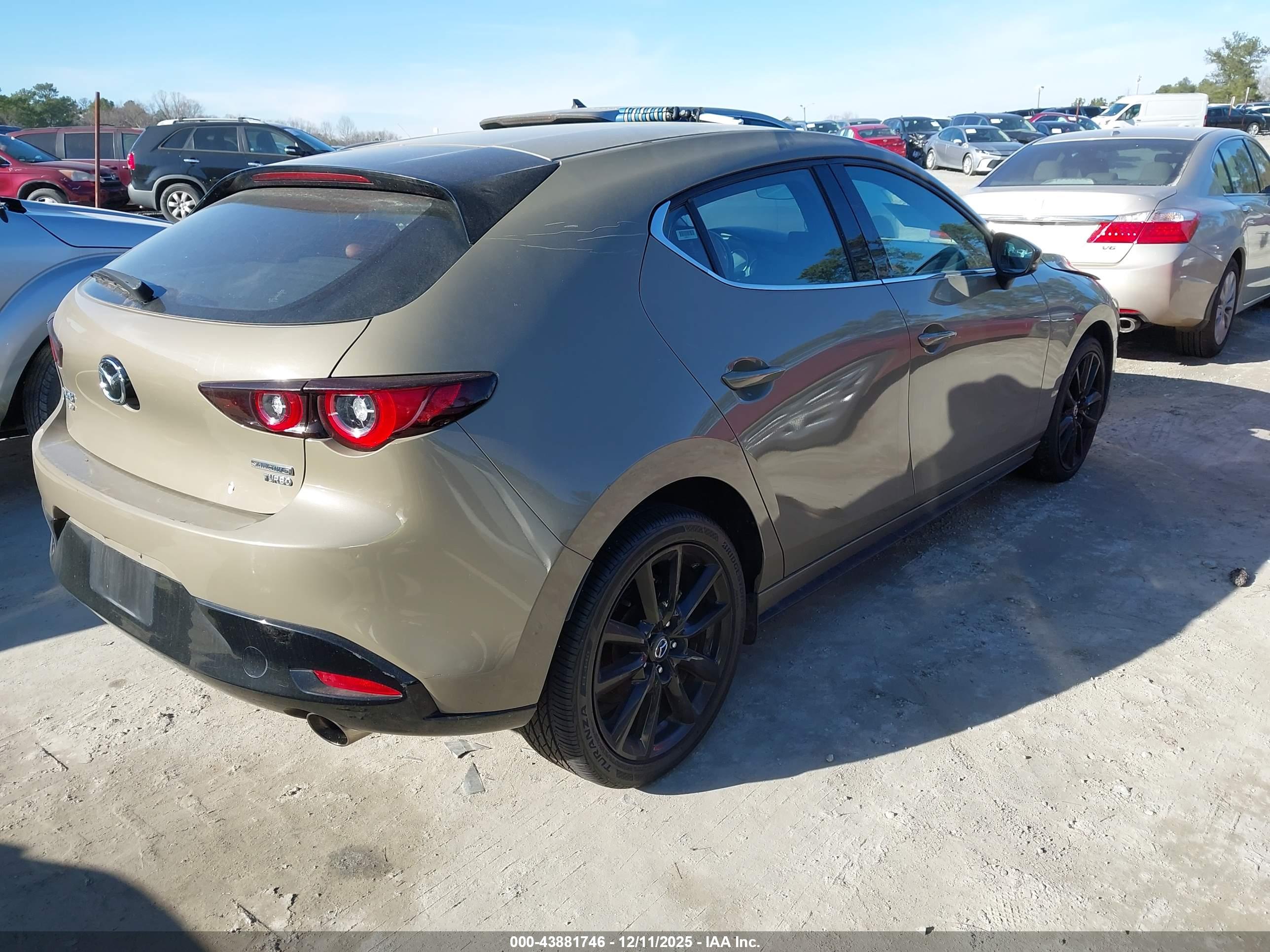 MAZDA MAZDA3 image 4
