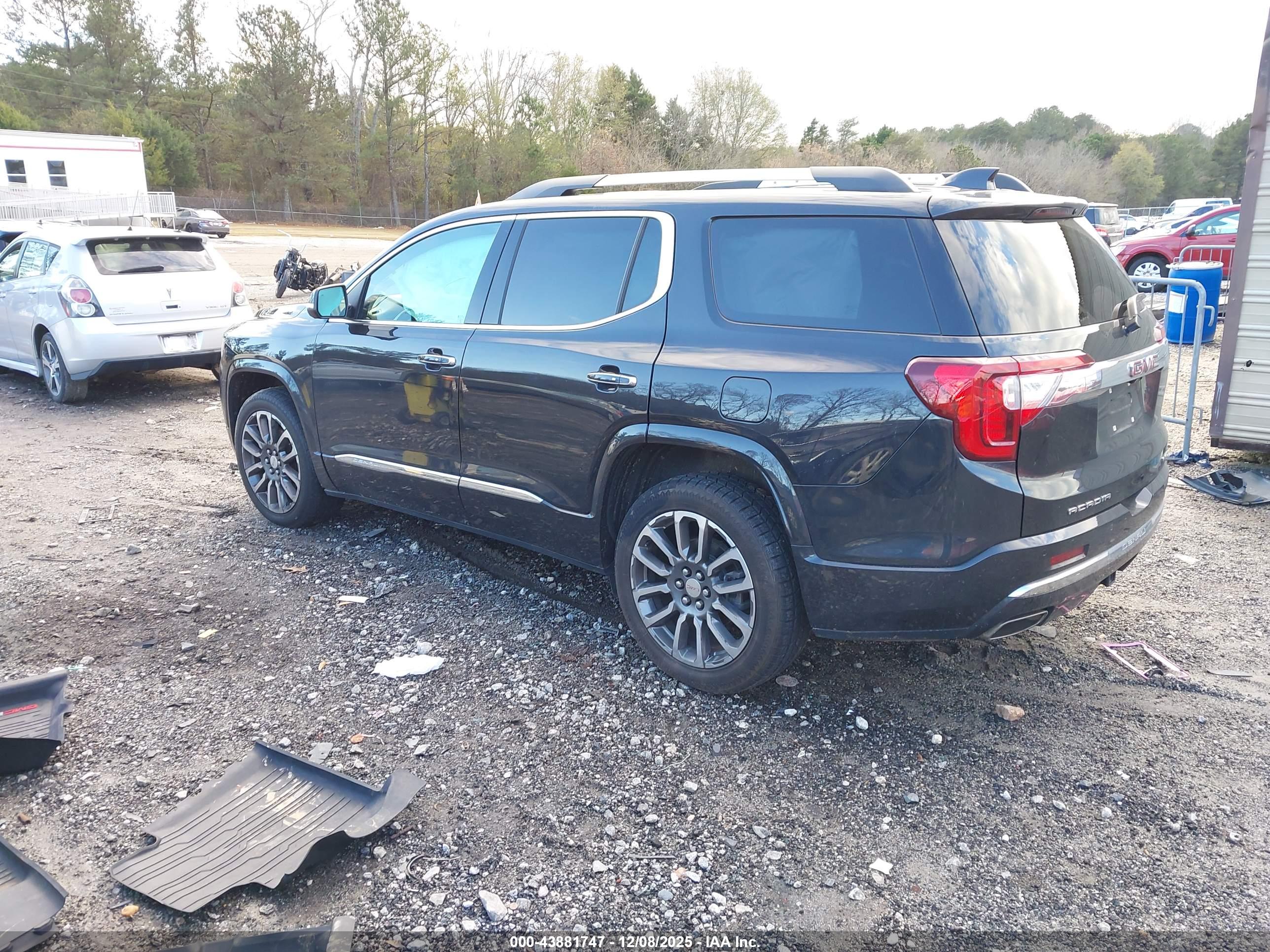 GMC ACADIA image 3