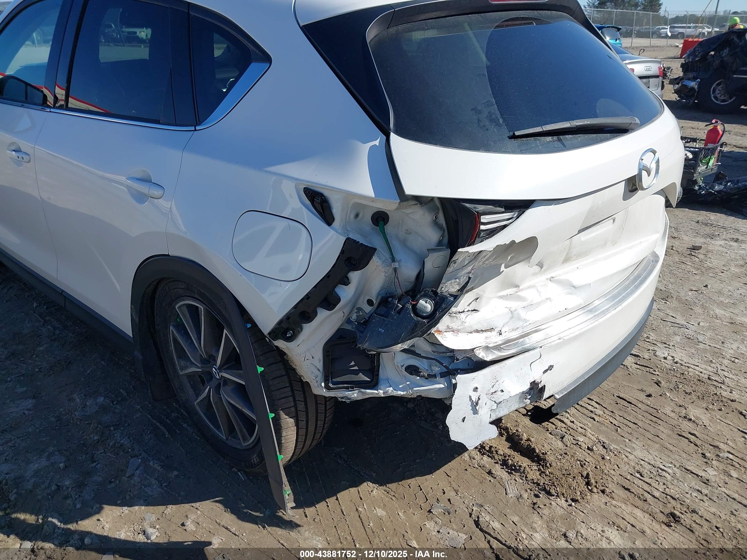 MAZDA CX-5 image 6